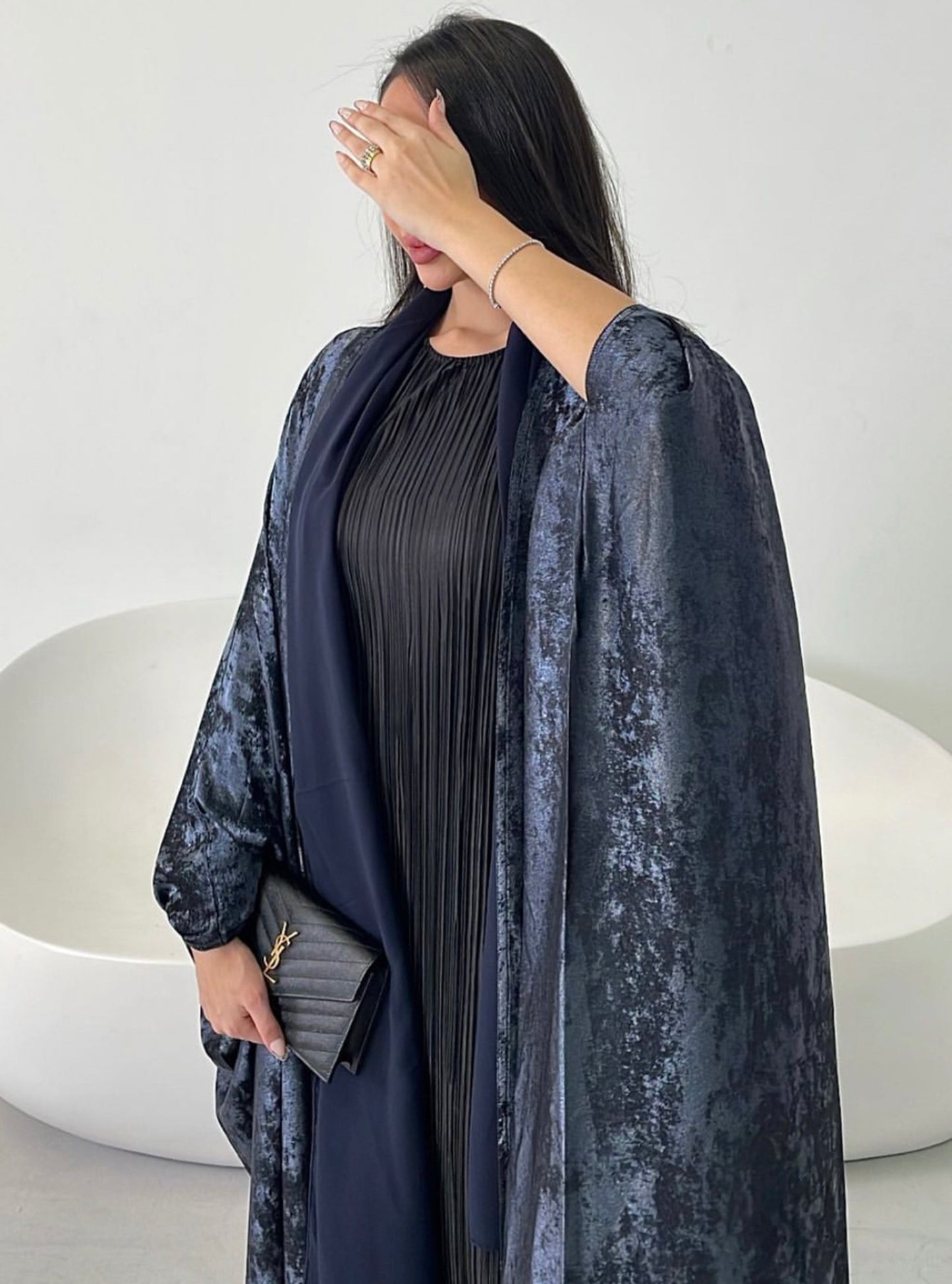 N040 - Shiny silk organza abaya