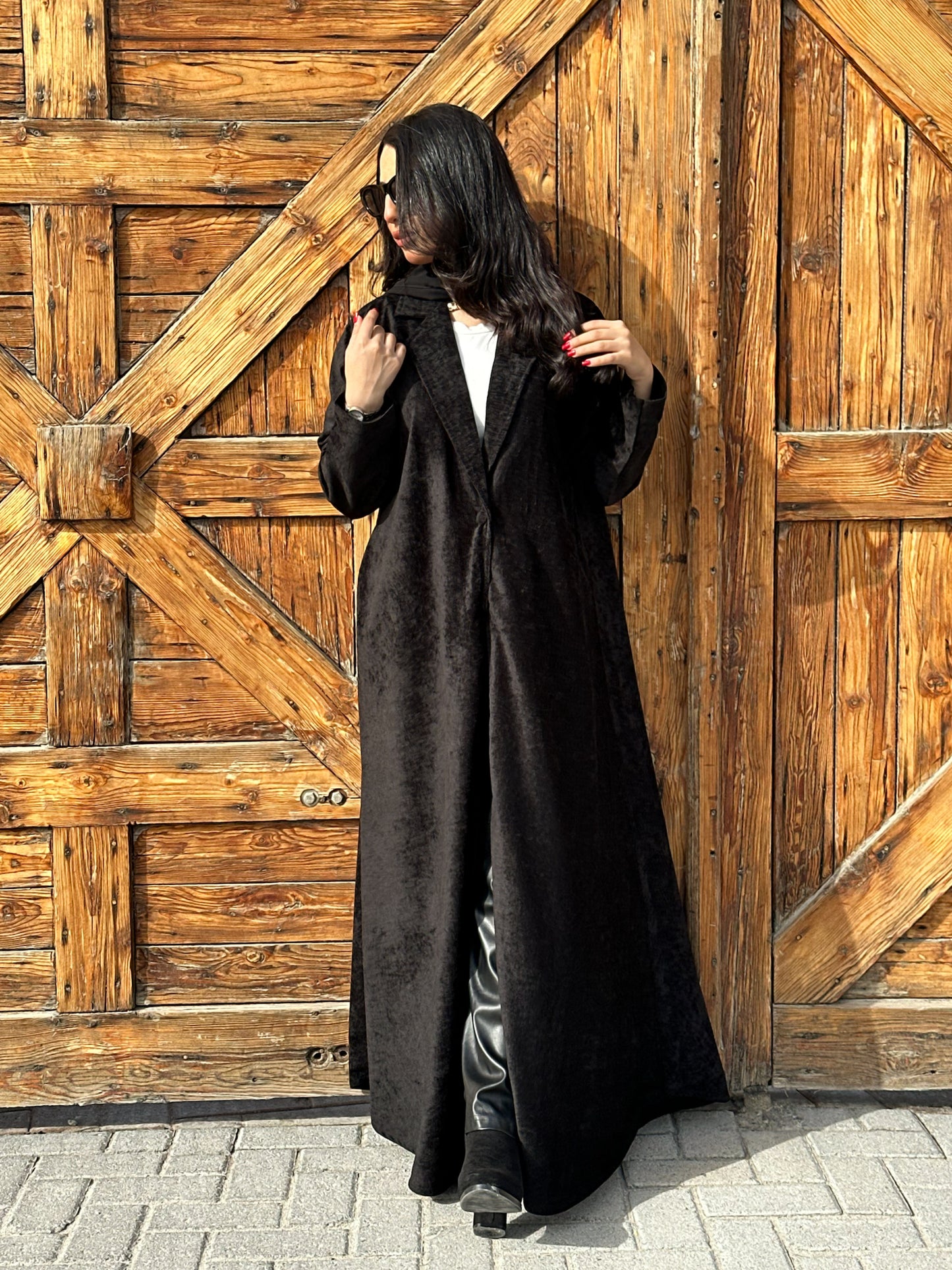 N126 - Velvet abaya