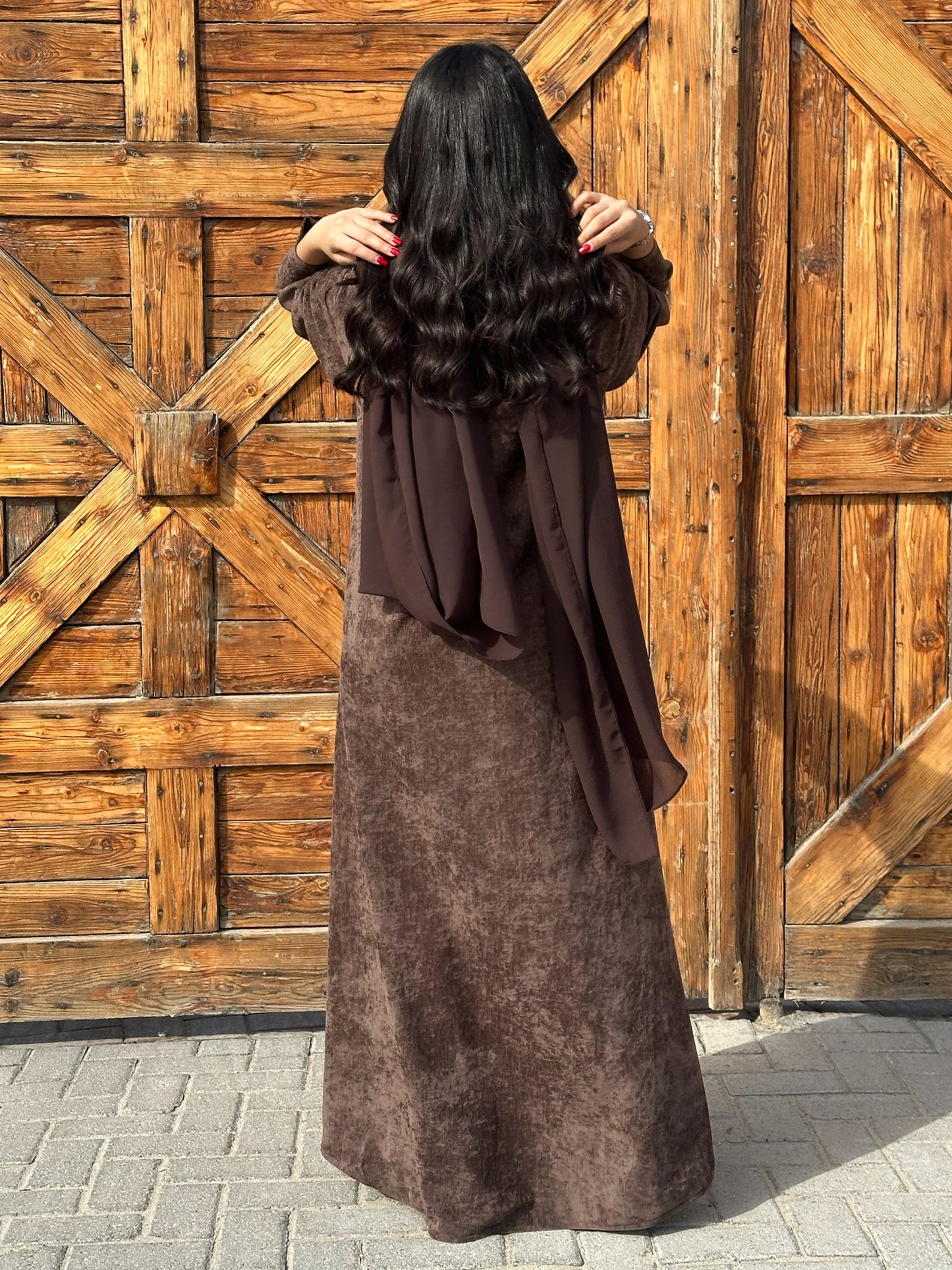 N124 - Velvet abaya