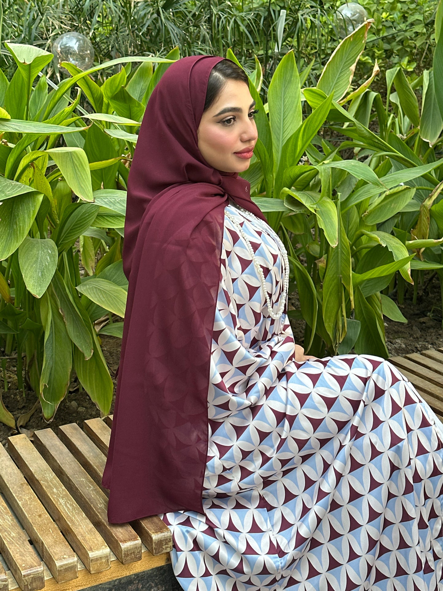 N133 - Triangles abaya