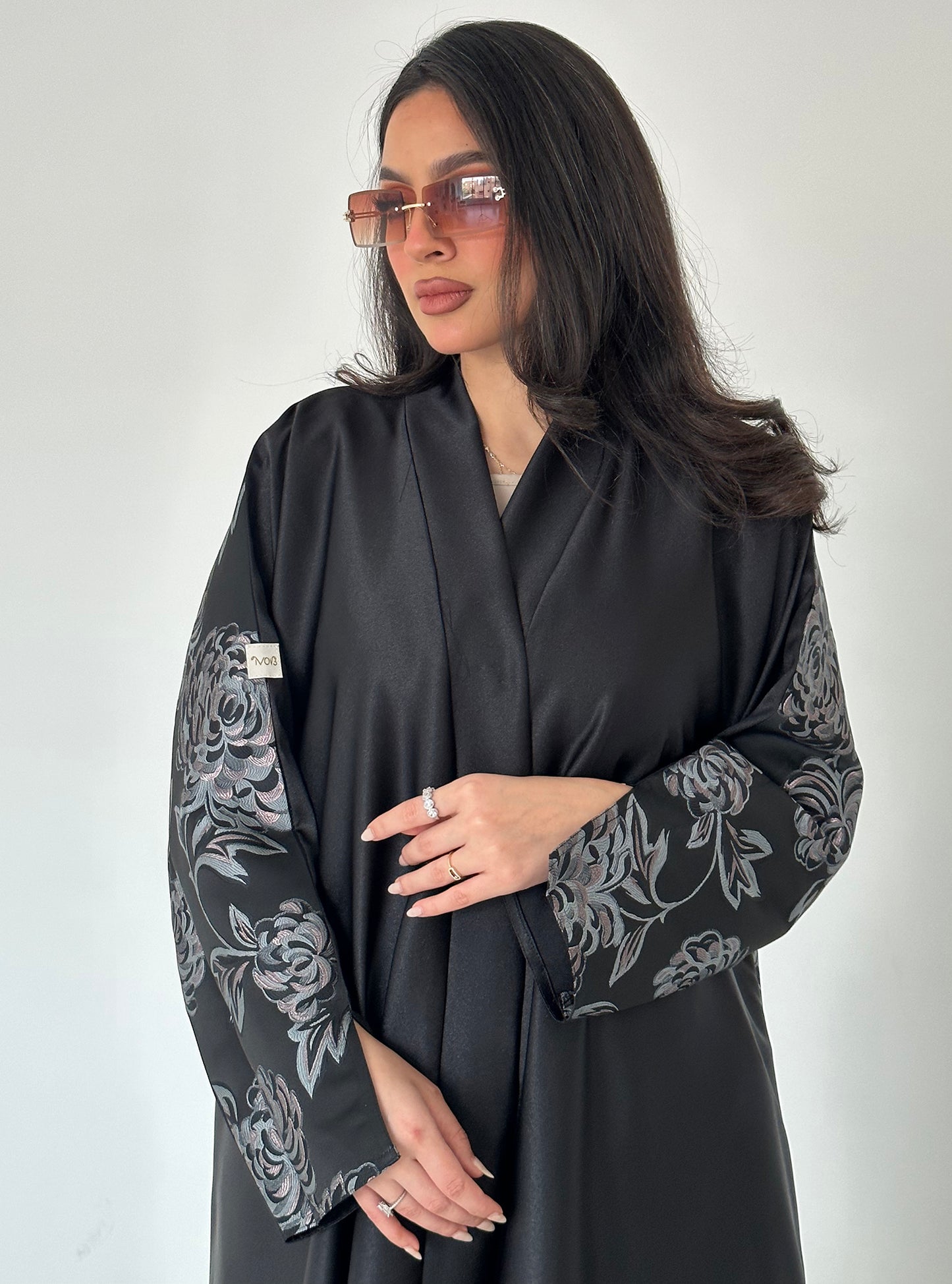 N042 - Floral jacquard black abaya