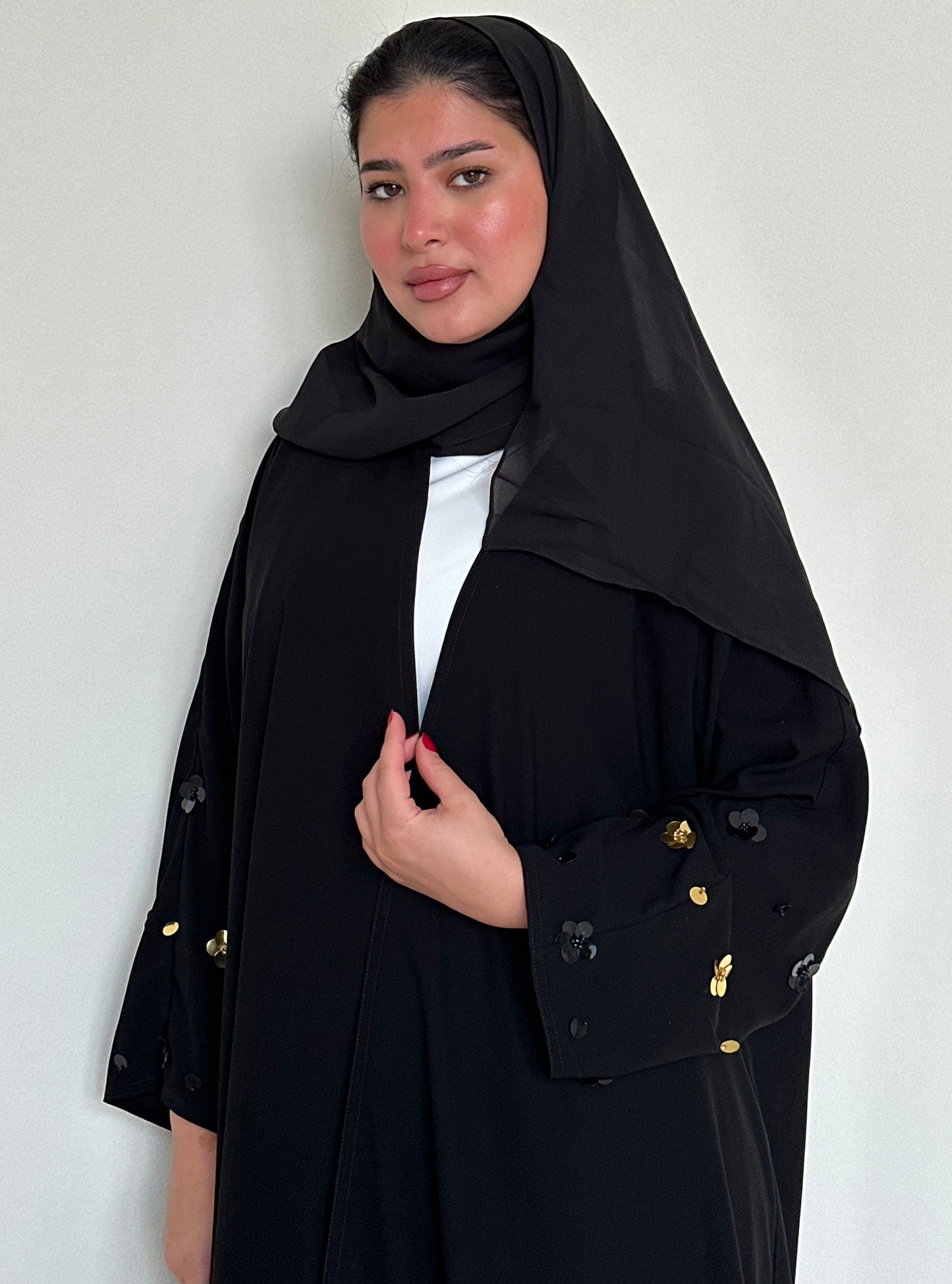 N086 - Floral accents abaya