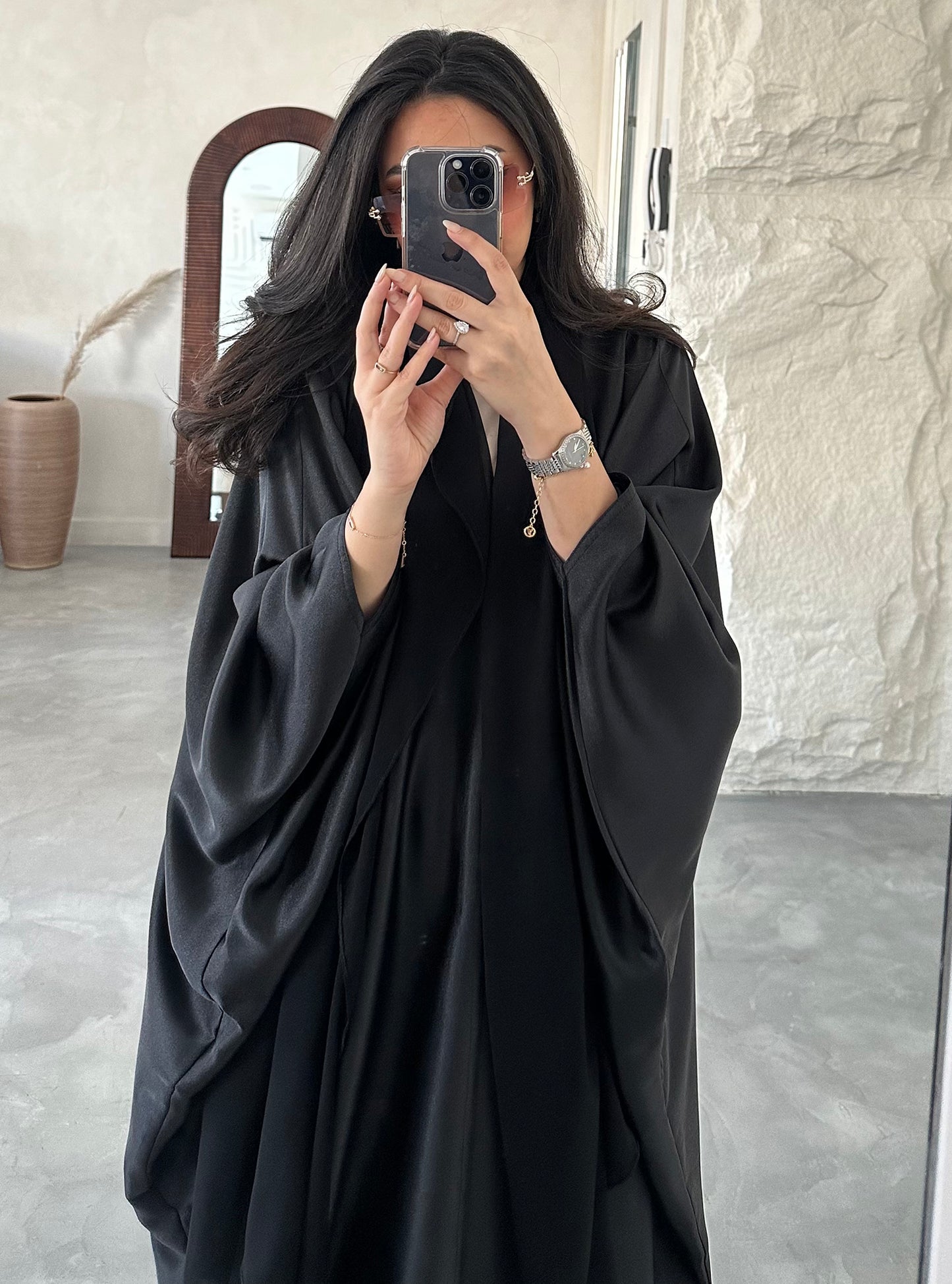 N041 - Shiny bisht abaya