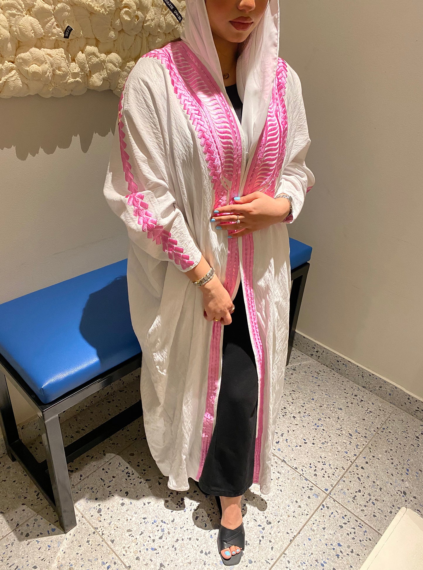 N002 - Off White Linen Bisht Abaya