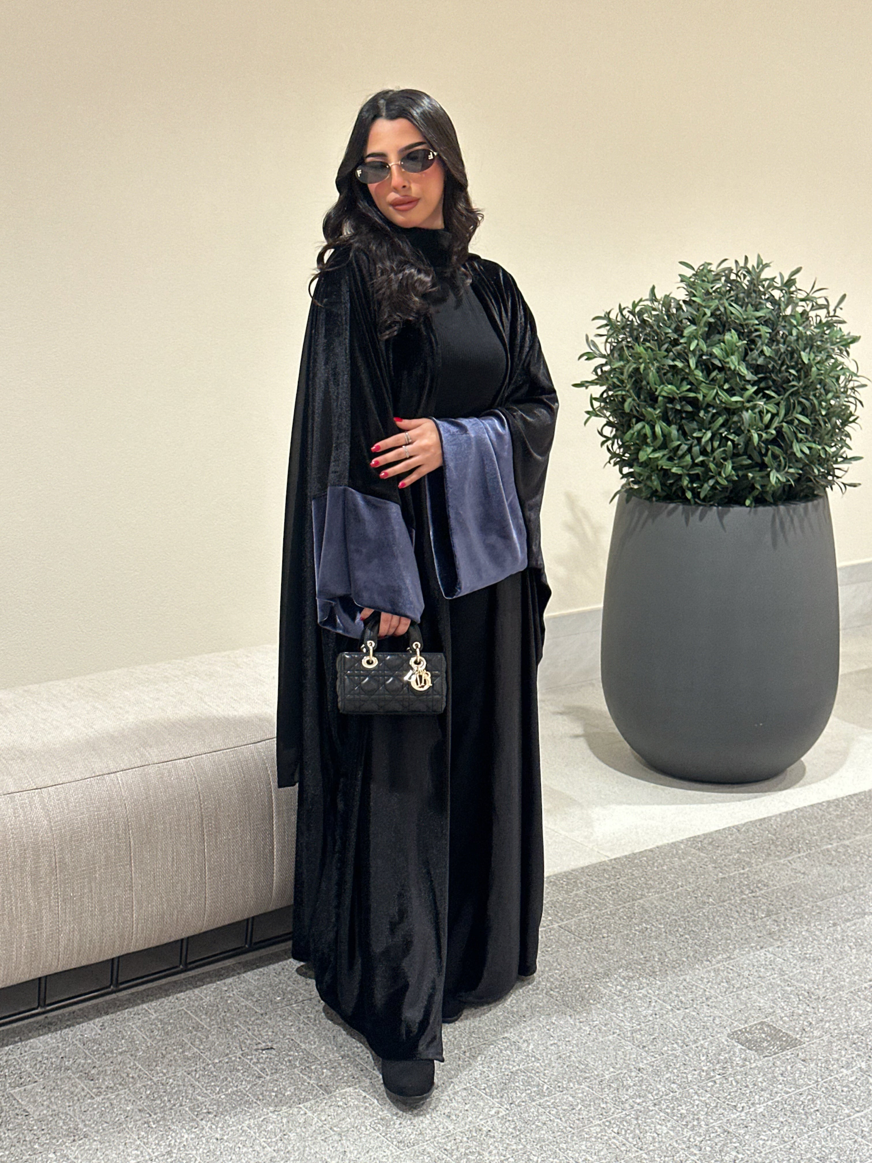 N116 - Velvet abaya