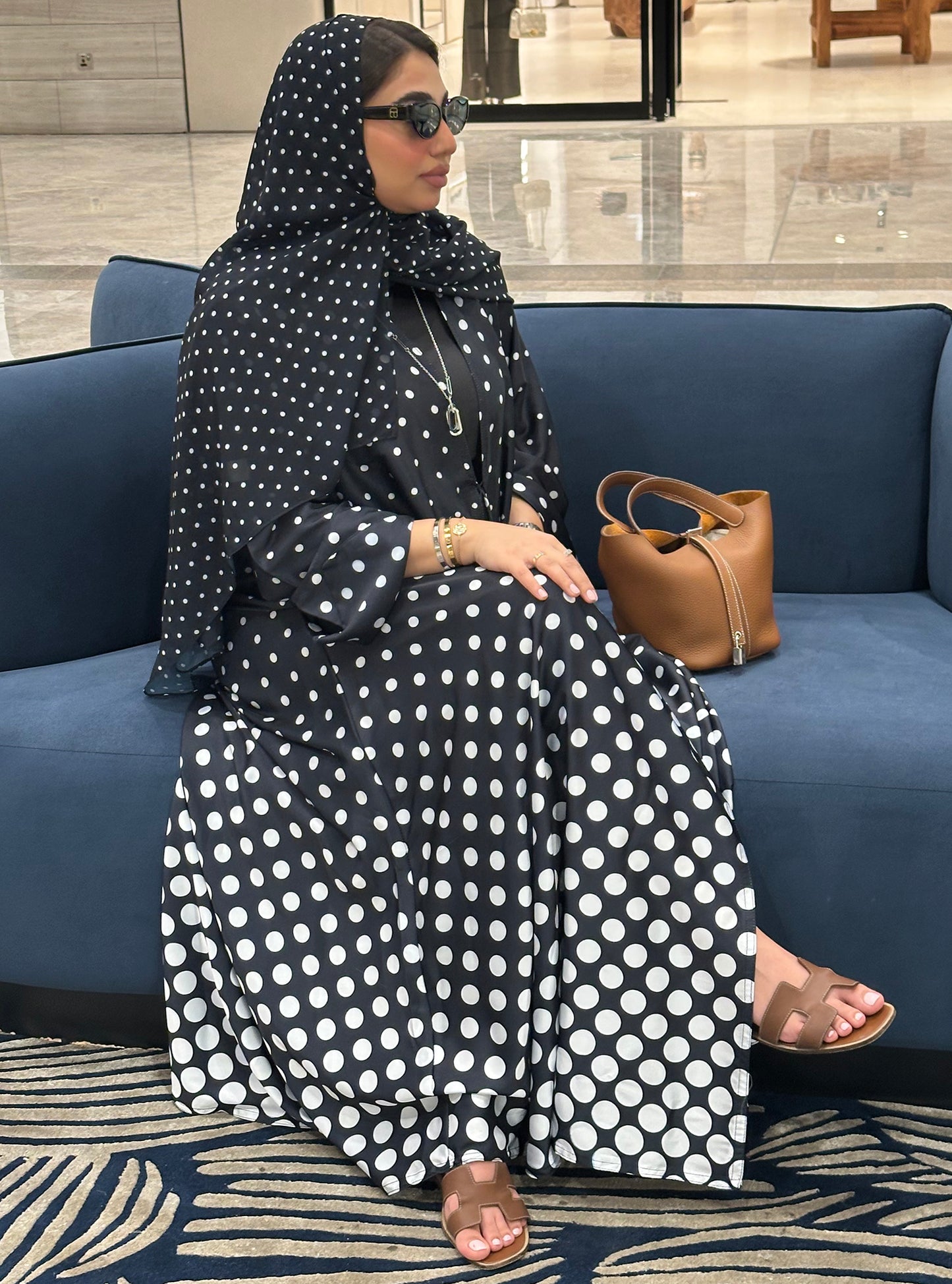 N099 - Polka Dots abaya
