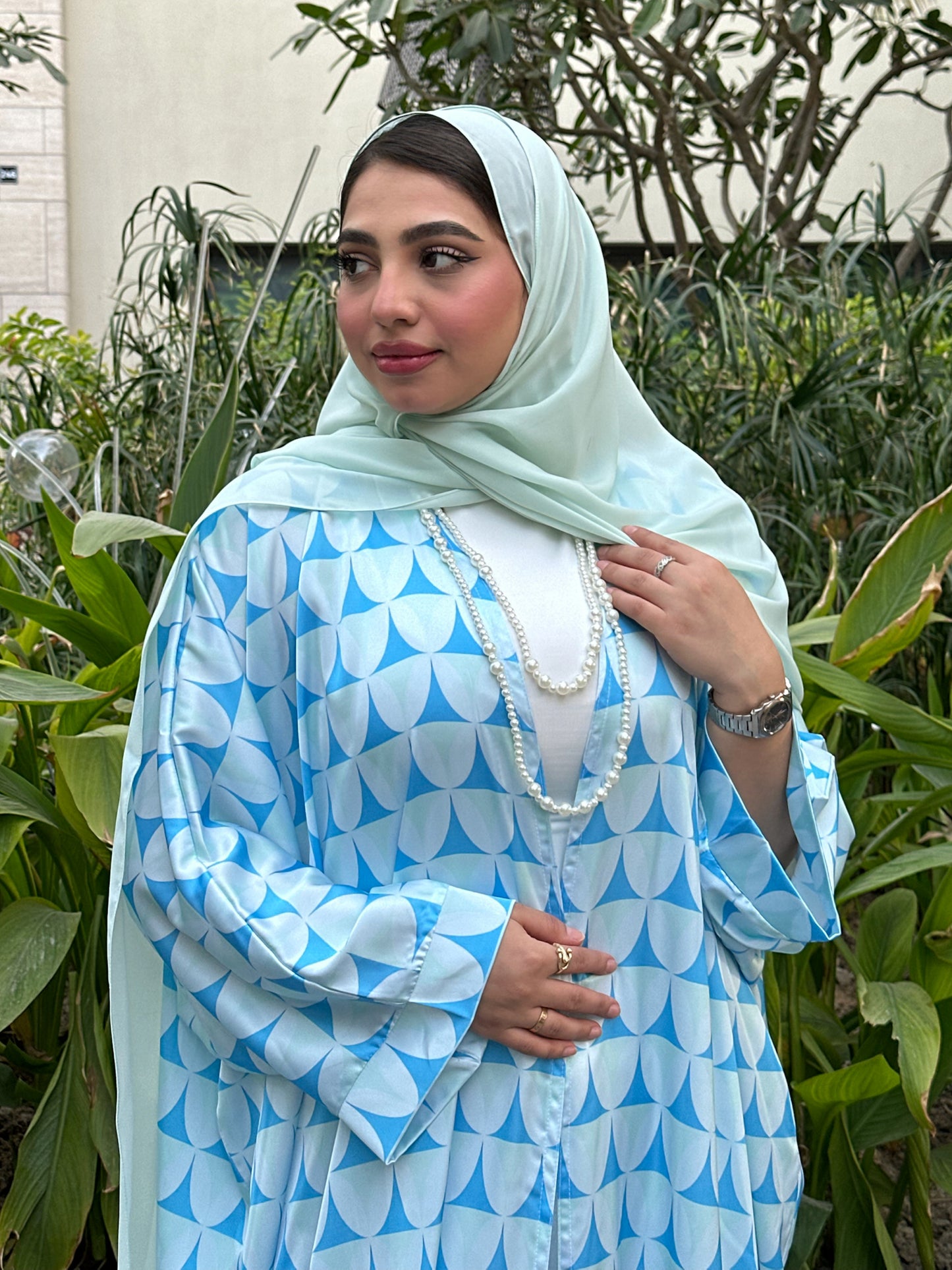 N134 - Triangles abaya