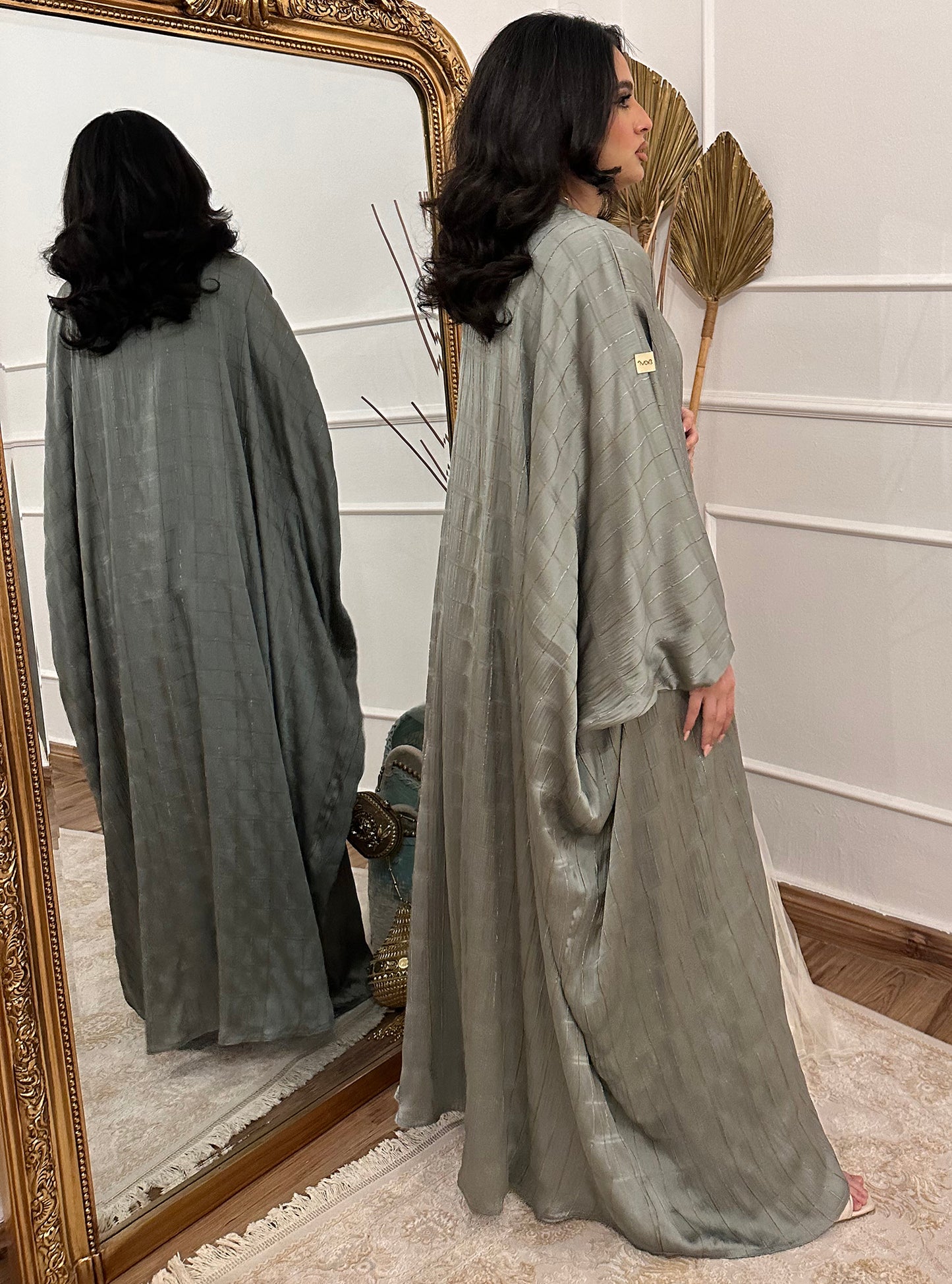 N076 - Glittery green abaya