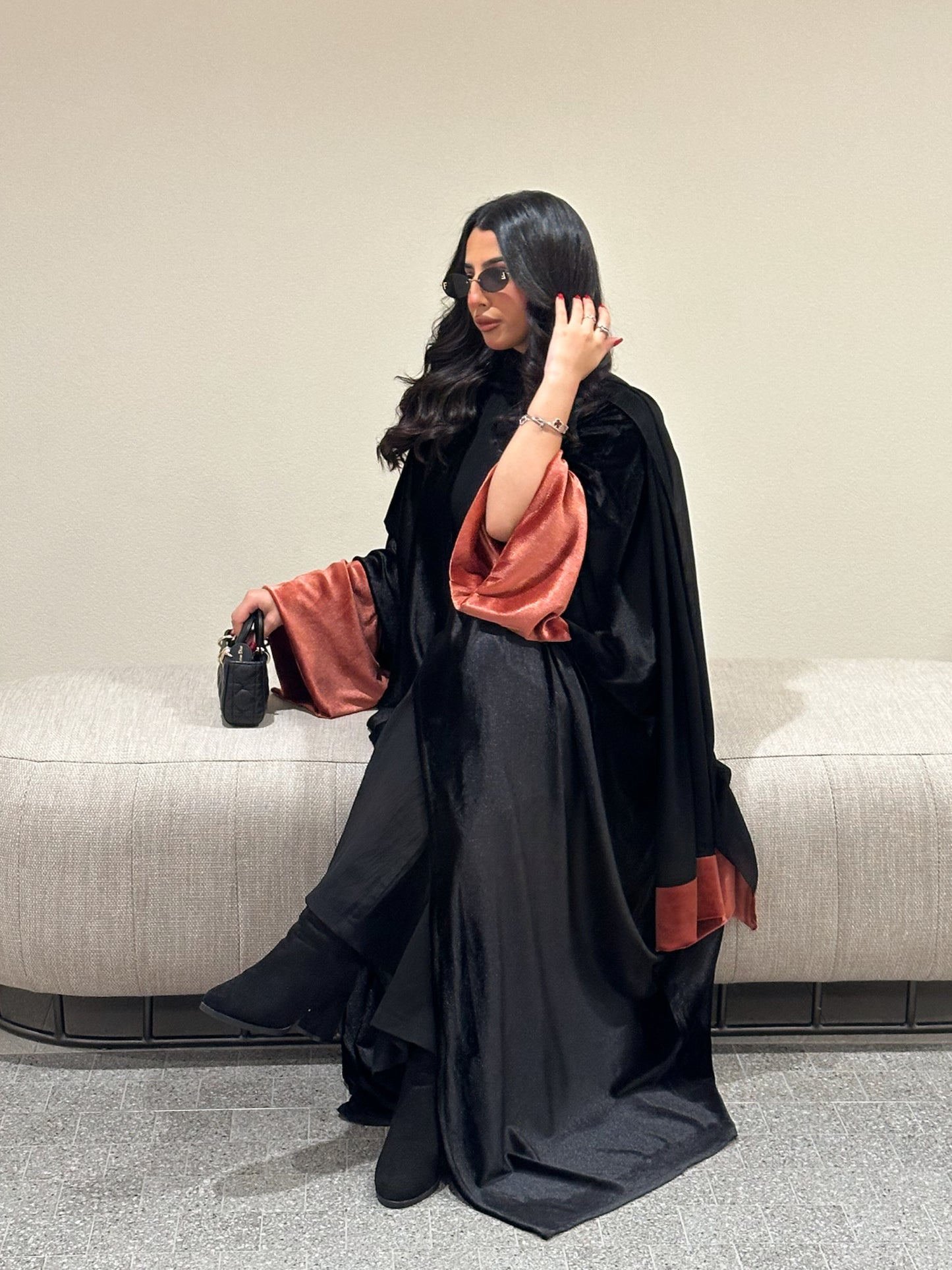 N119 - Velvet abaya
