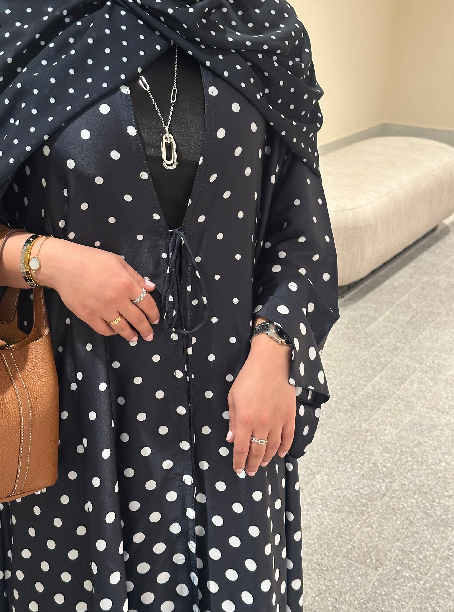 N099 - Polka Dots abaya
