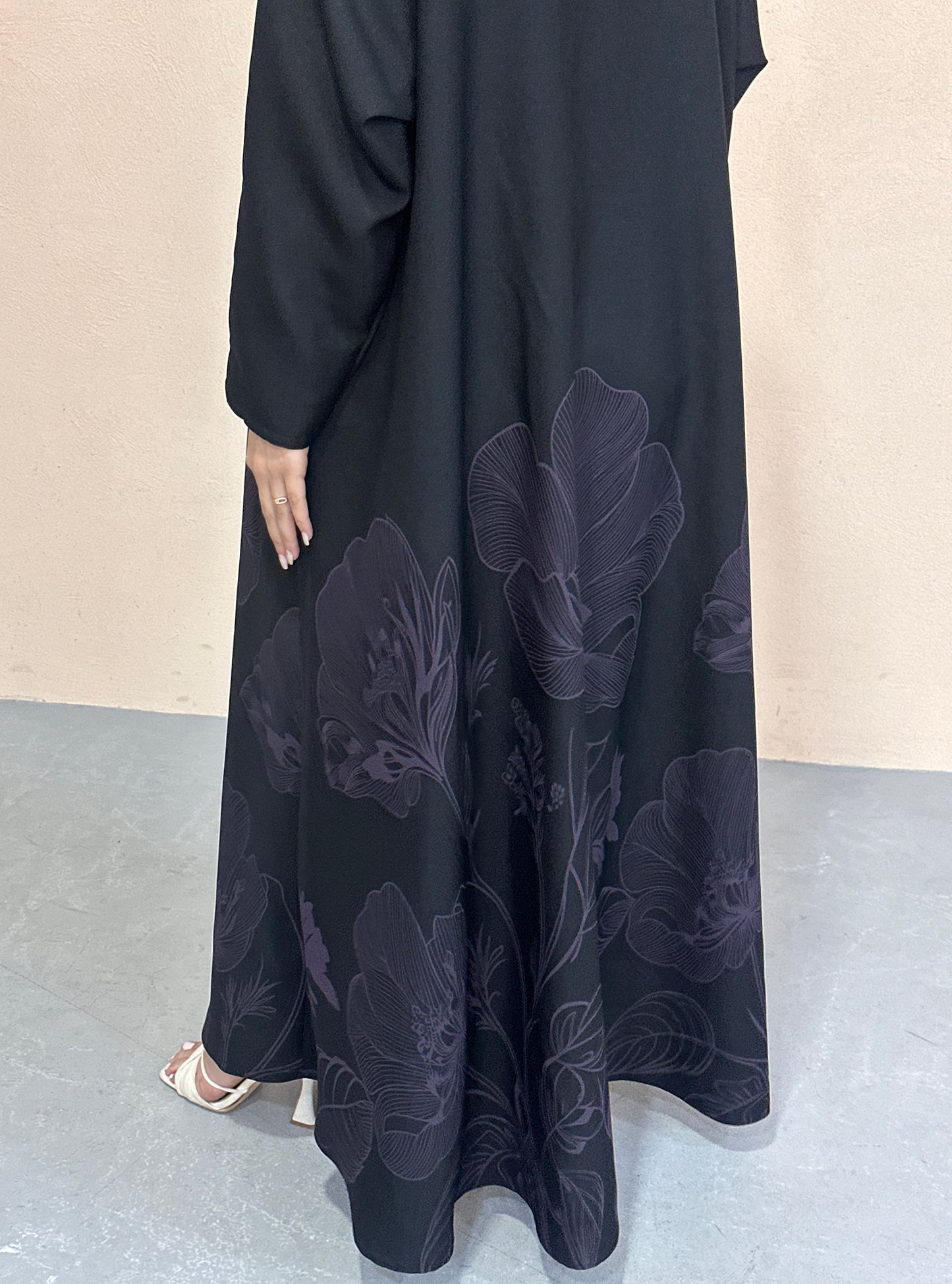 N080 - Classy floral print abaya