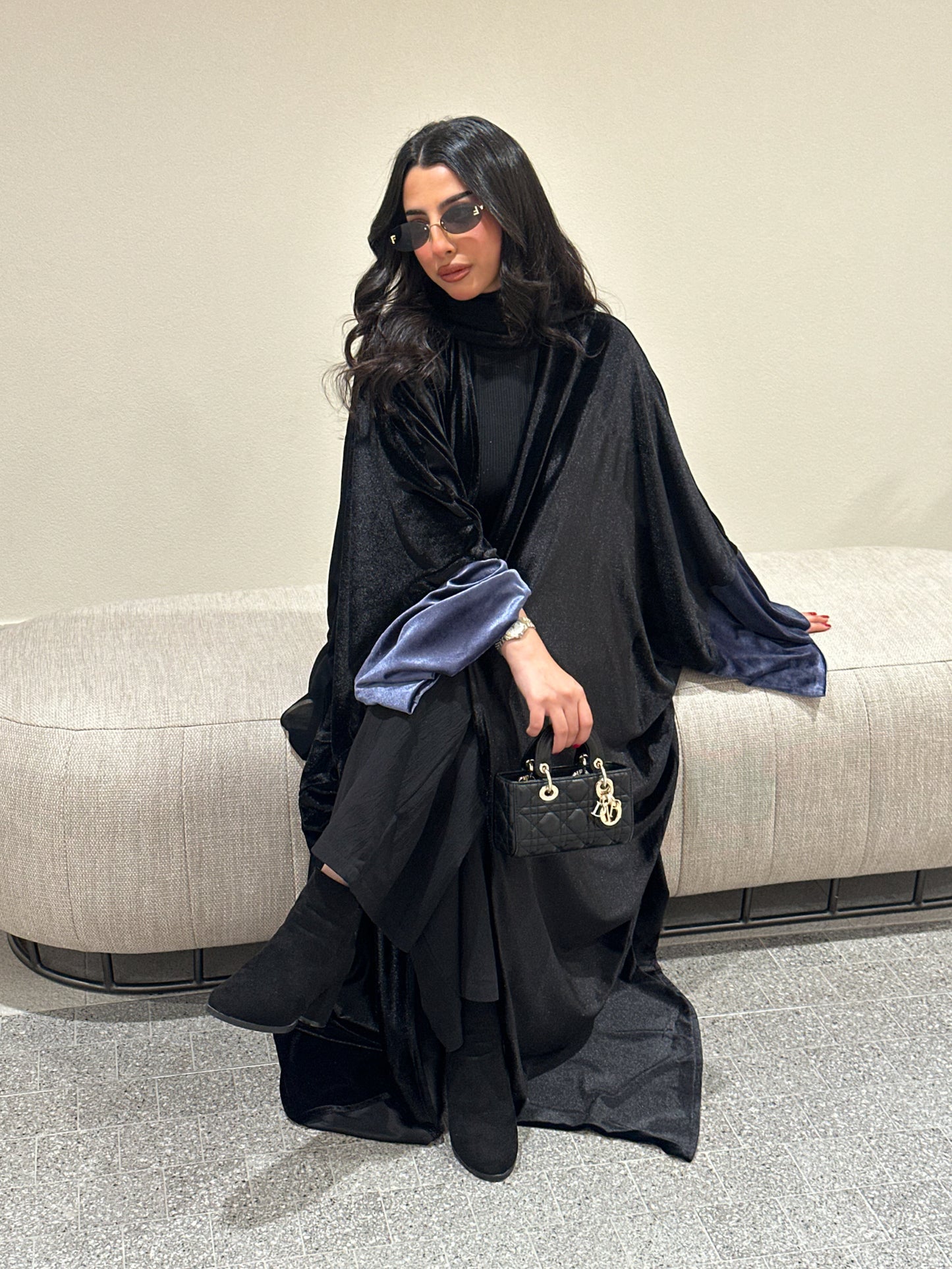 N116 - Velvet abaya