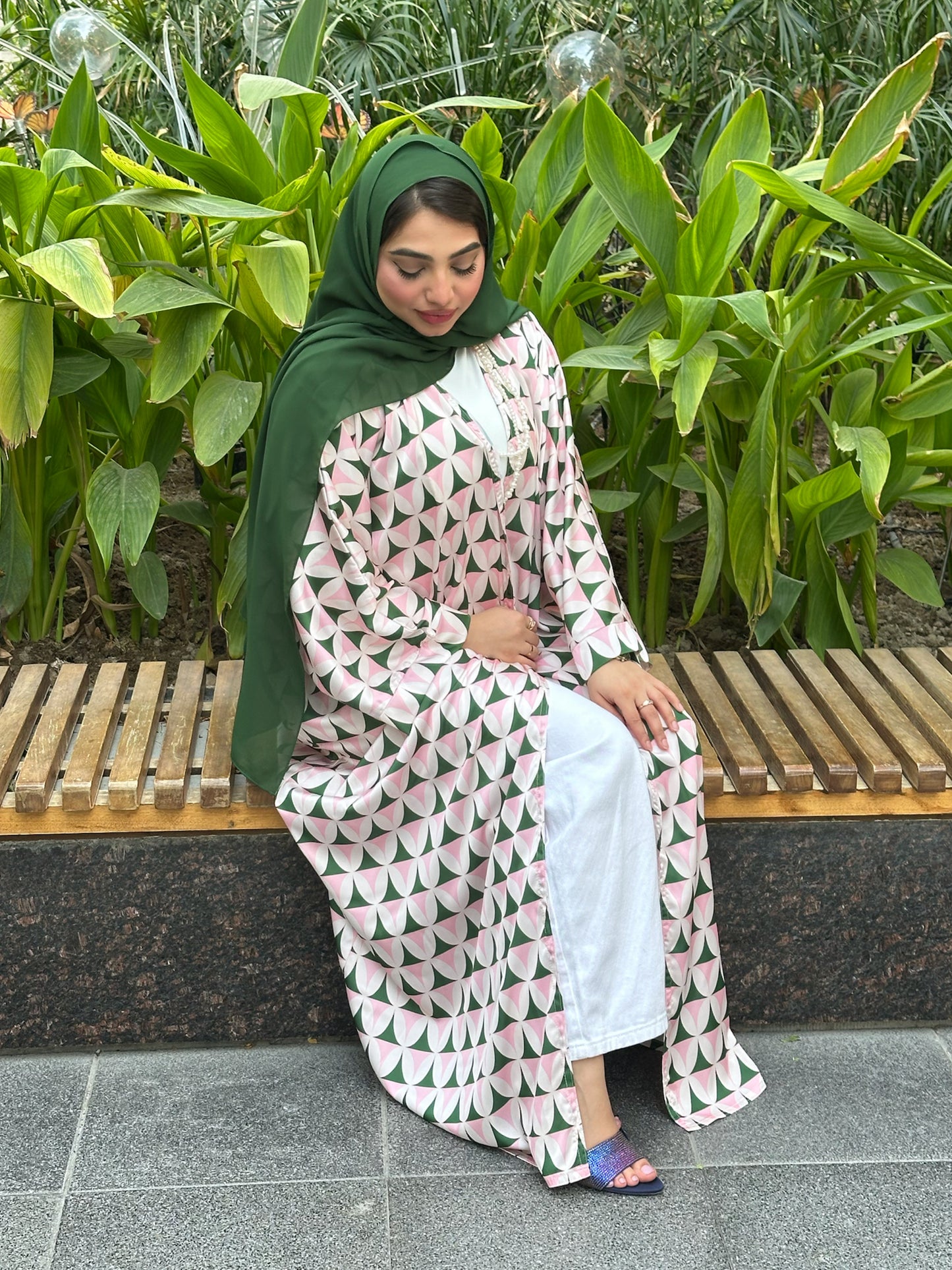 N135 - Triangles abaya