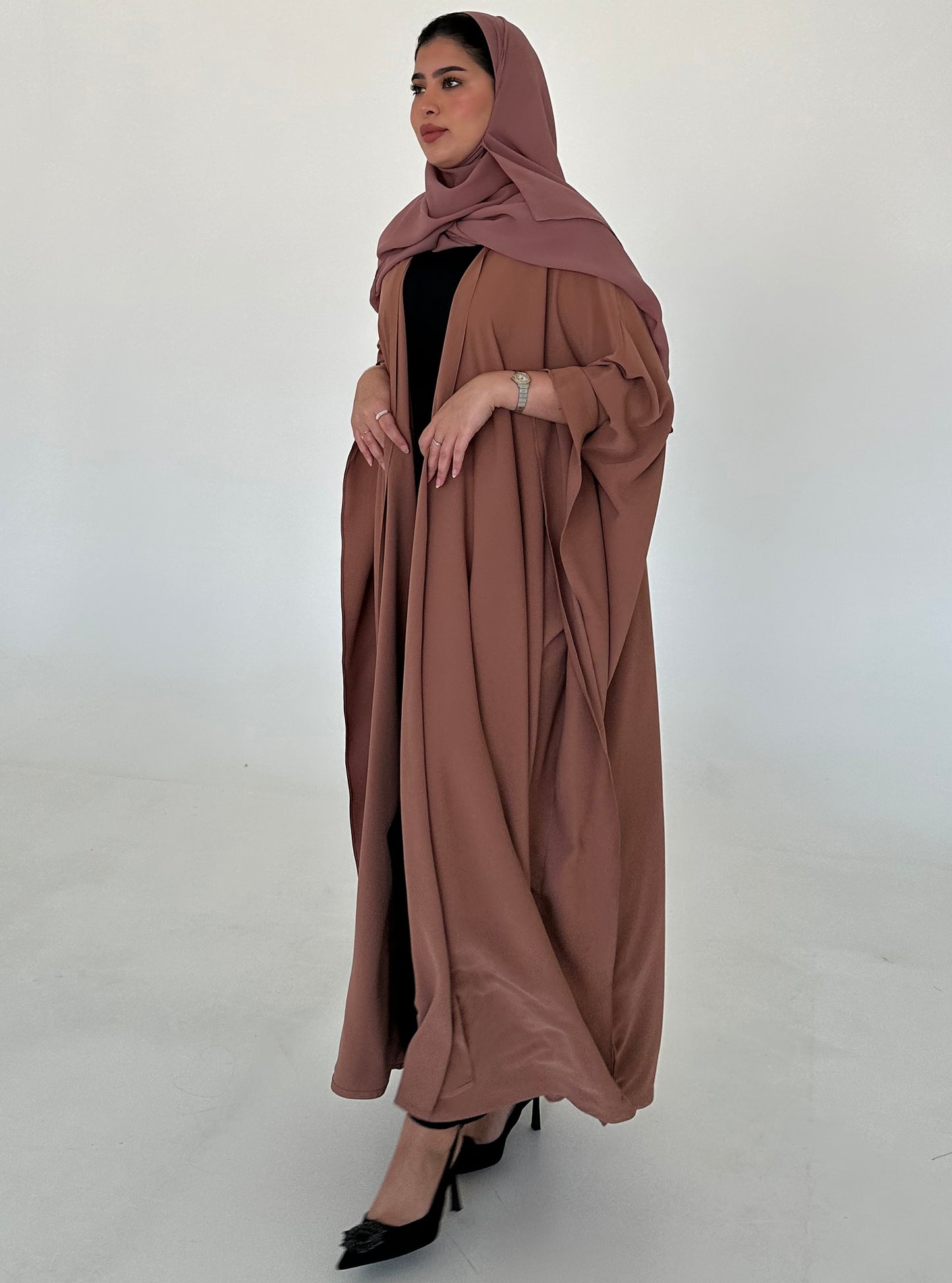 N055 - Peachy butterfly abaya