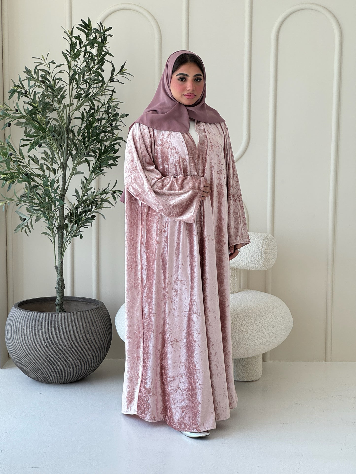 N108 - Velvet abaya