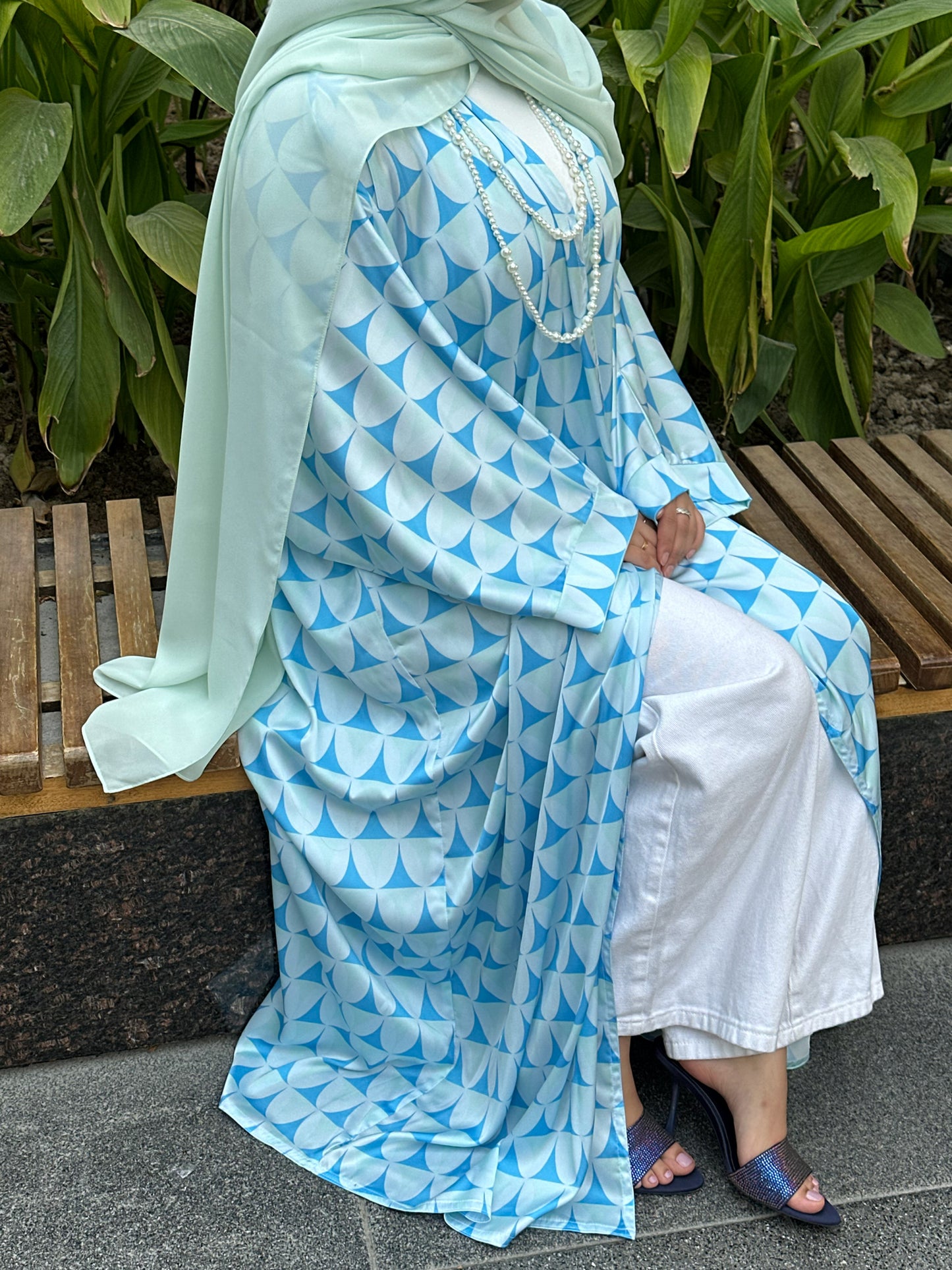 N134 - Triangles abaya