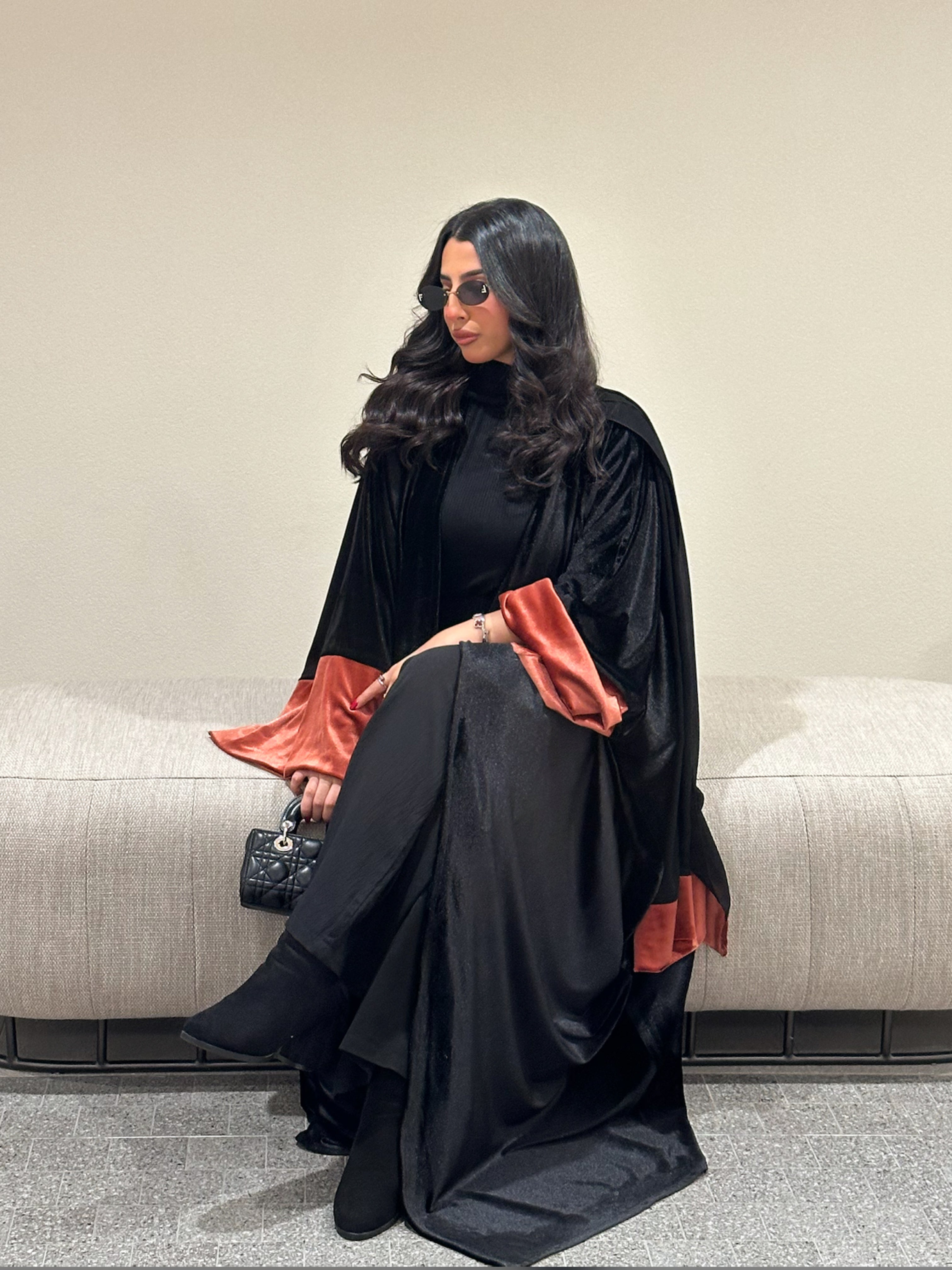 N119 - Velvet abaya