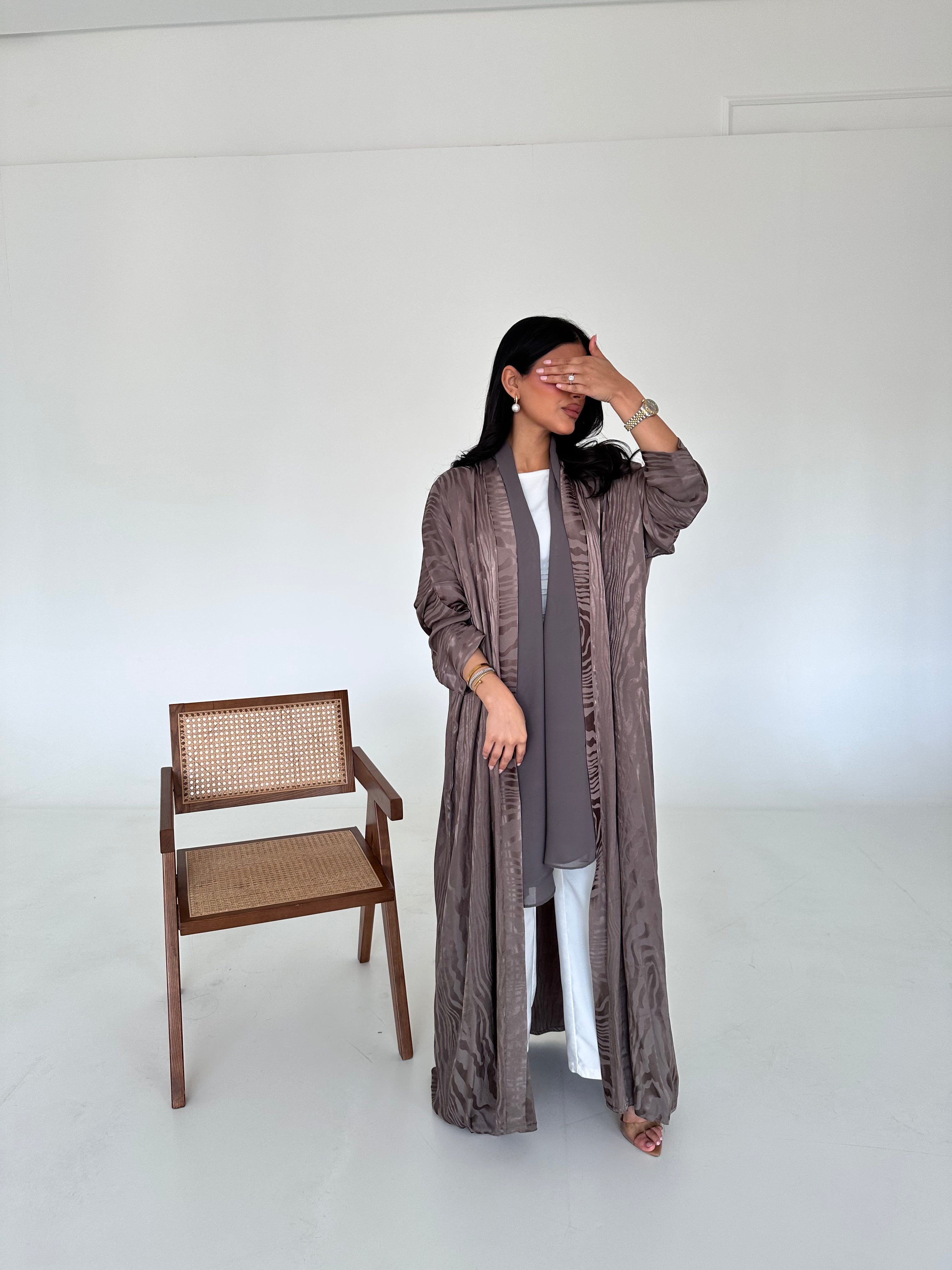 N052 - Brown on grey silk jacquard