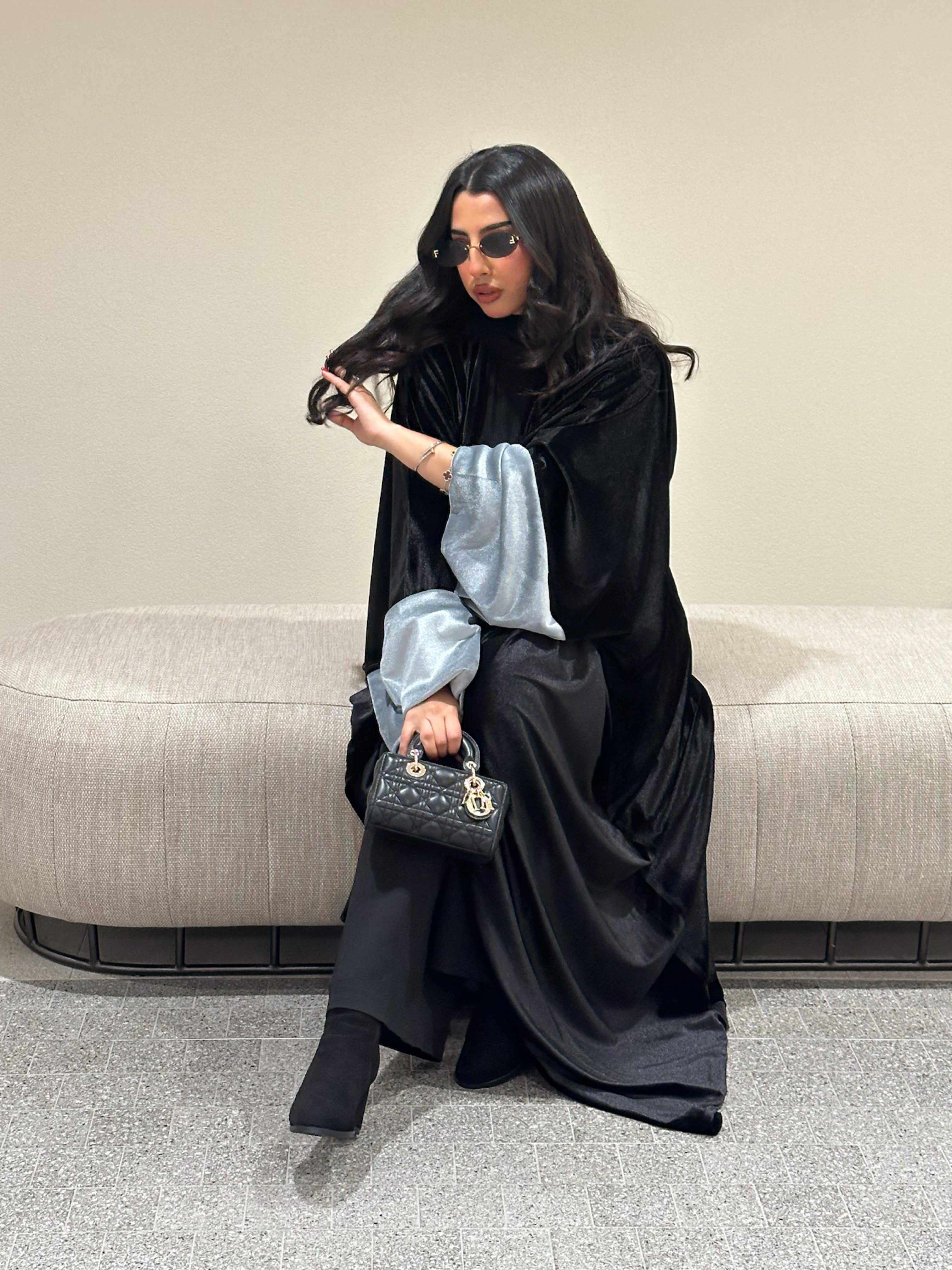 N114 - Velvet abaya