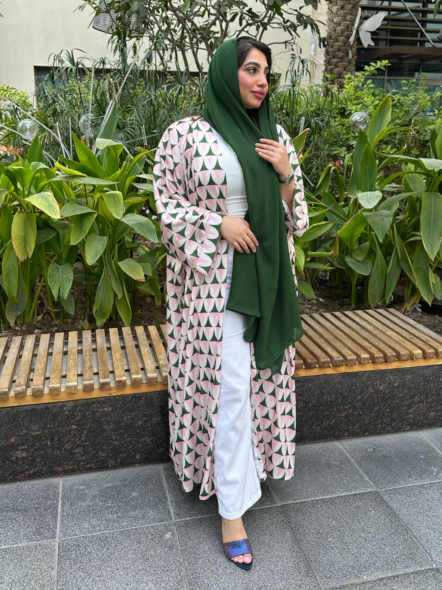 N135 - Triangles abaya