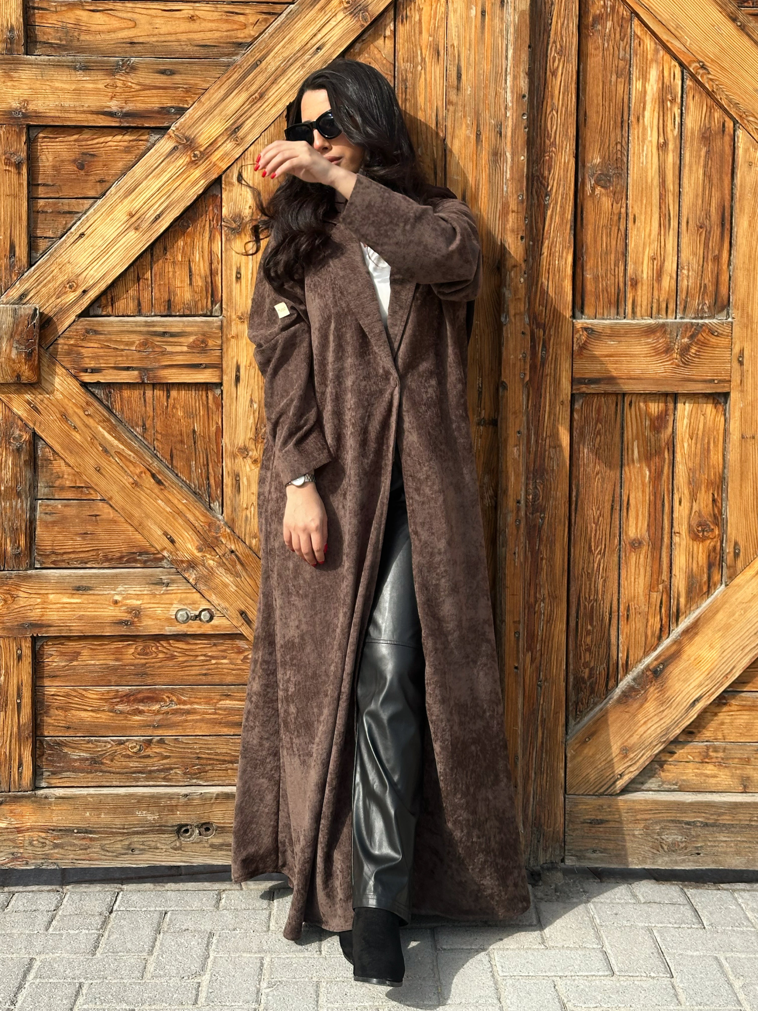 N124 - Velvet abaya