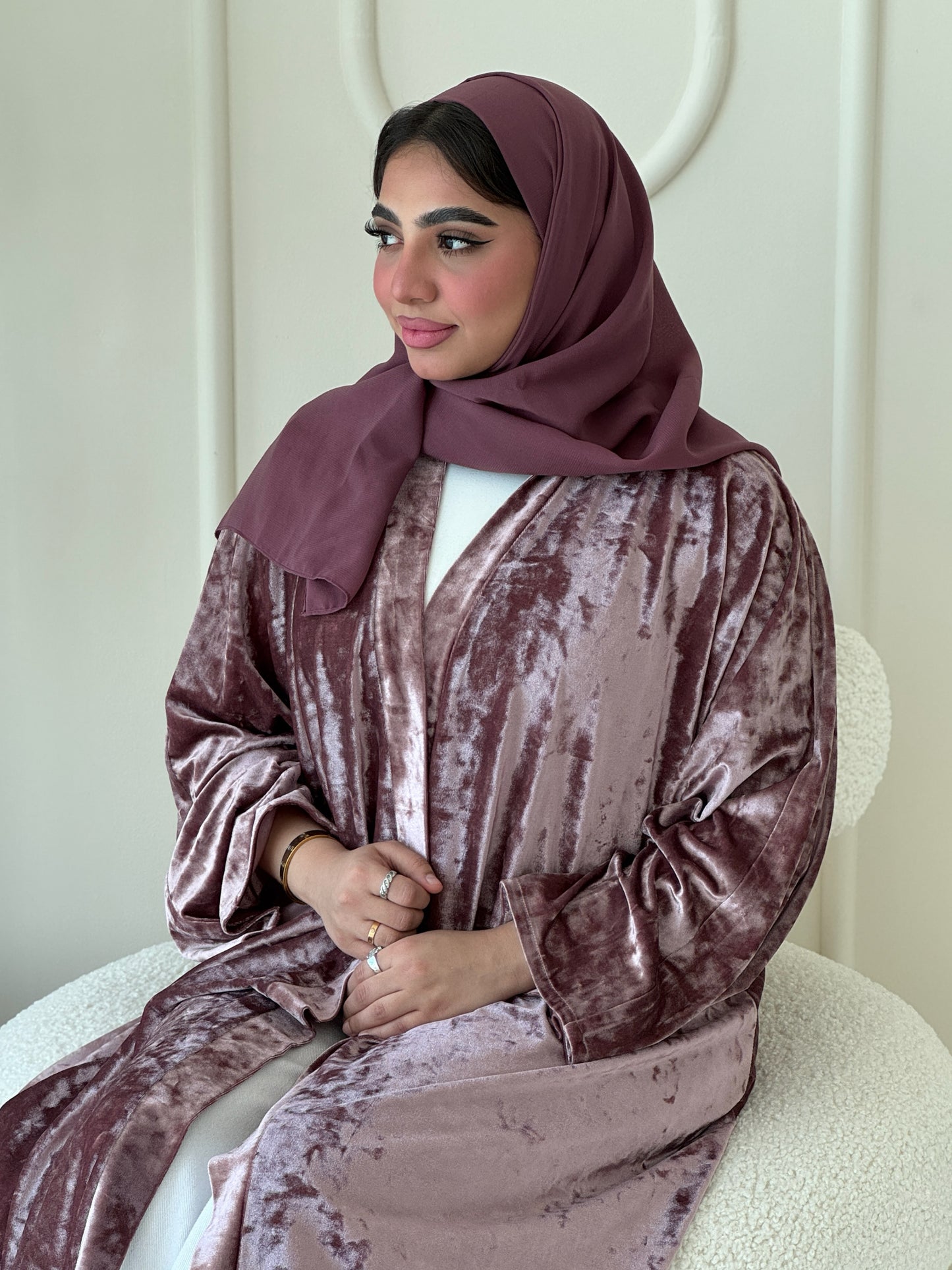 N107 - Velvet abaya