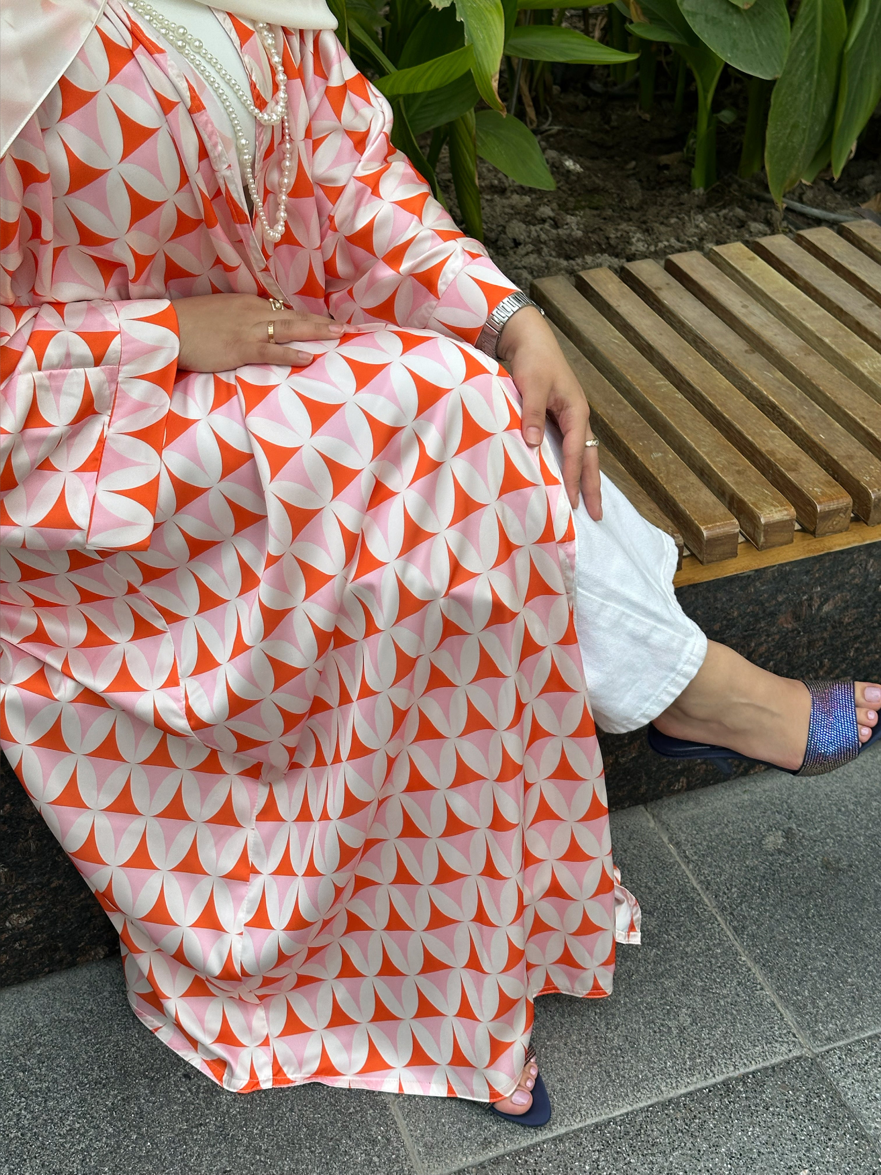 N135 - Triangles abaya