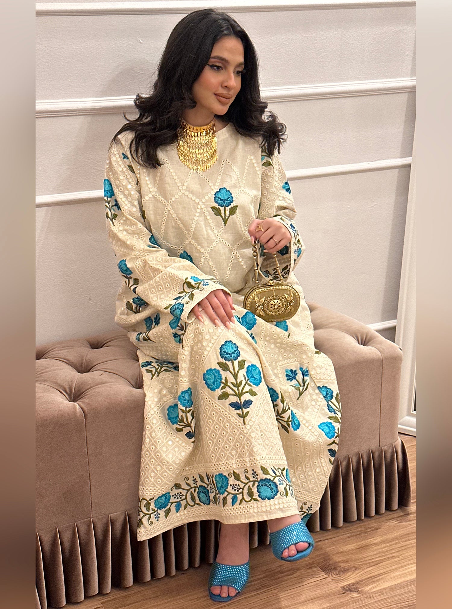 N077 - Embroidery jalabia