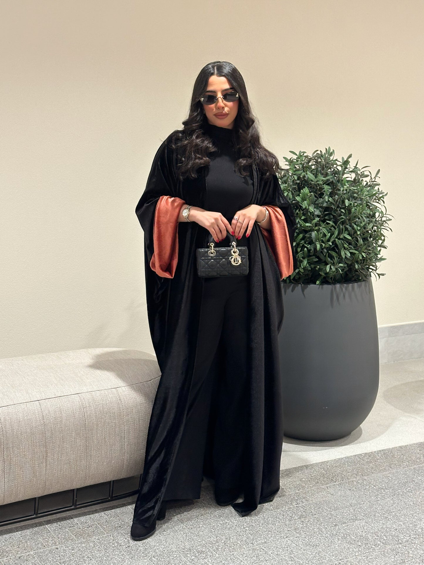 N119 - Velvet abaya