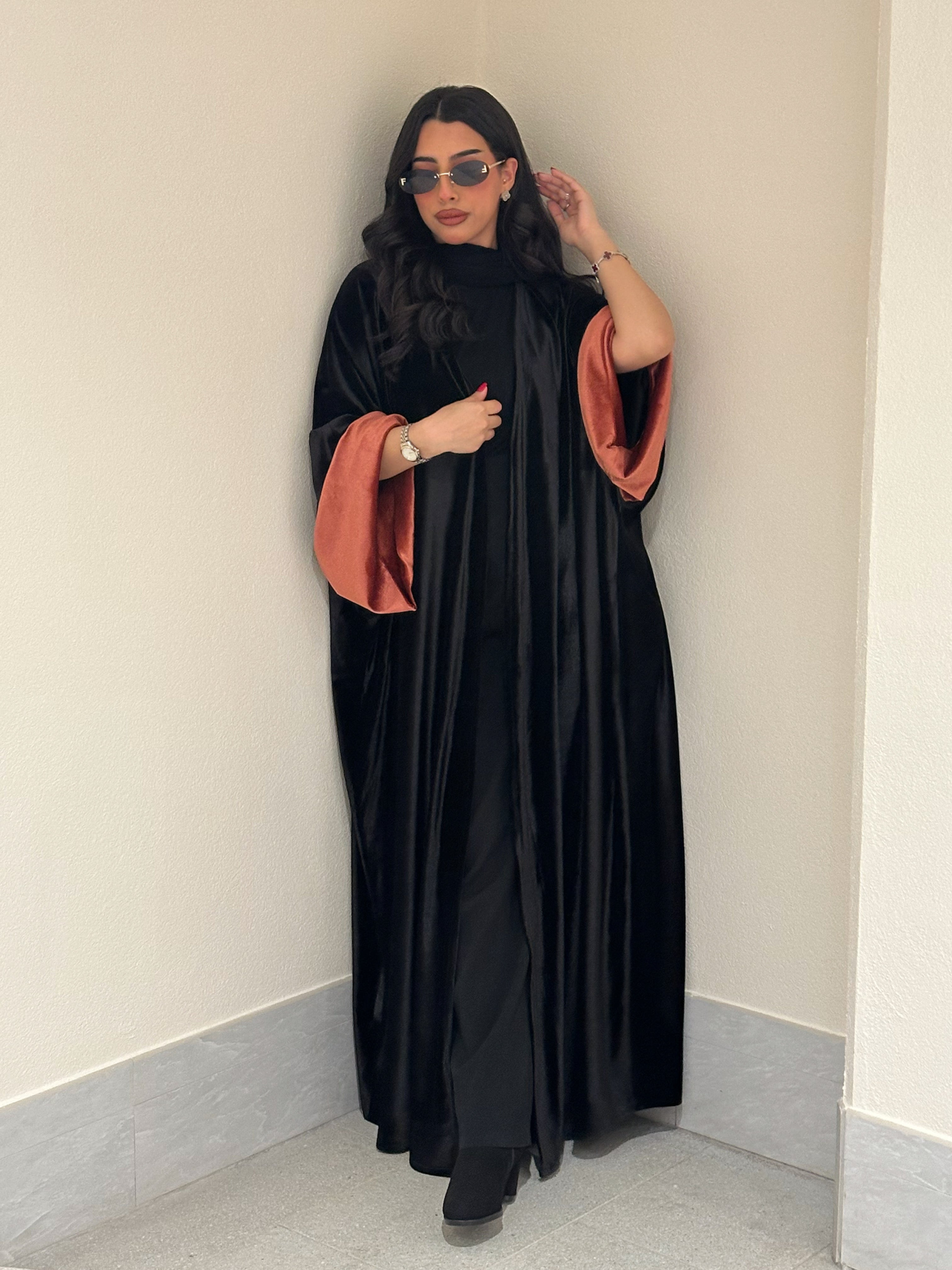 N119 - Velvet abaya