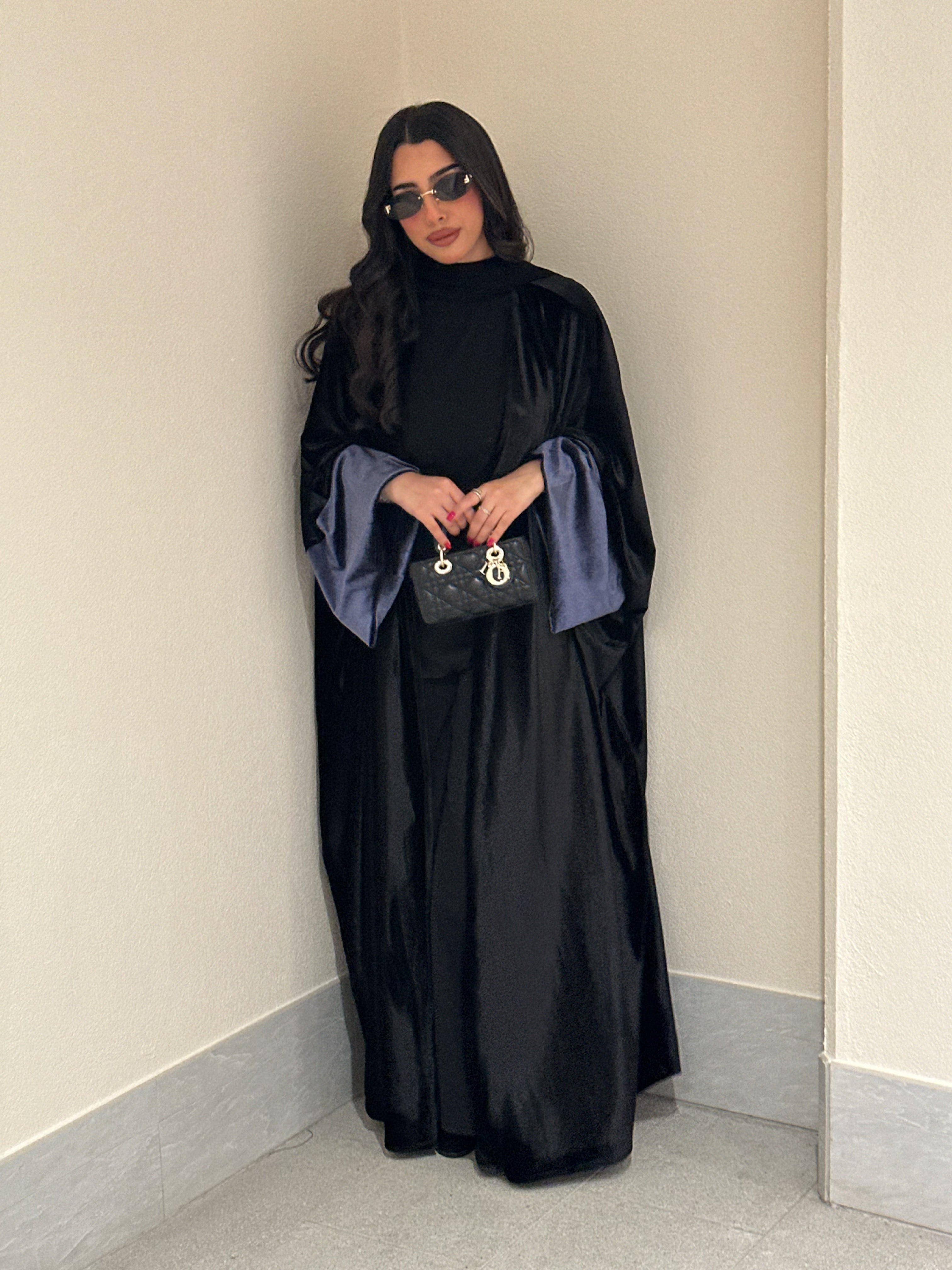 N116 - Velvet abaya