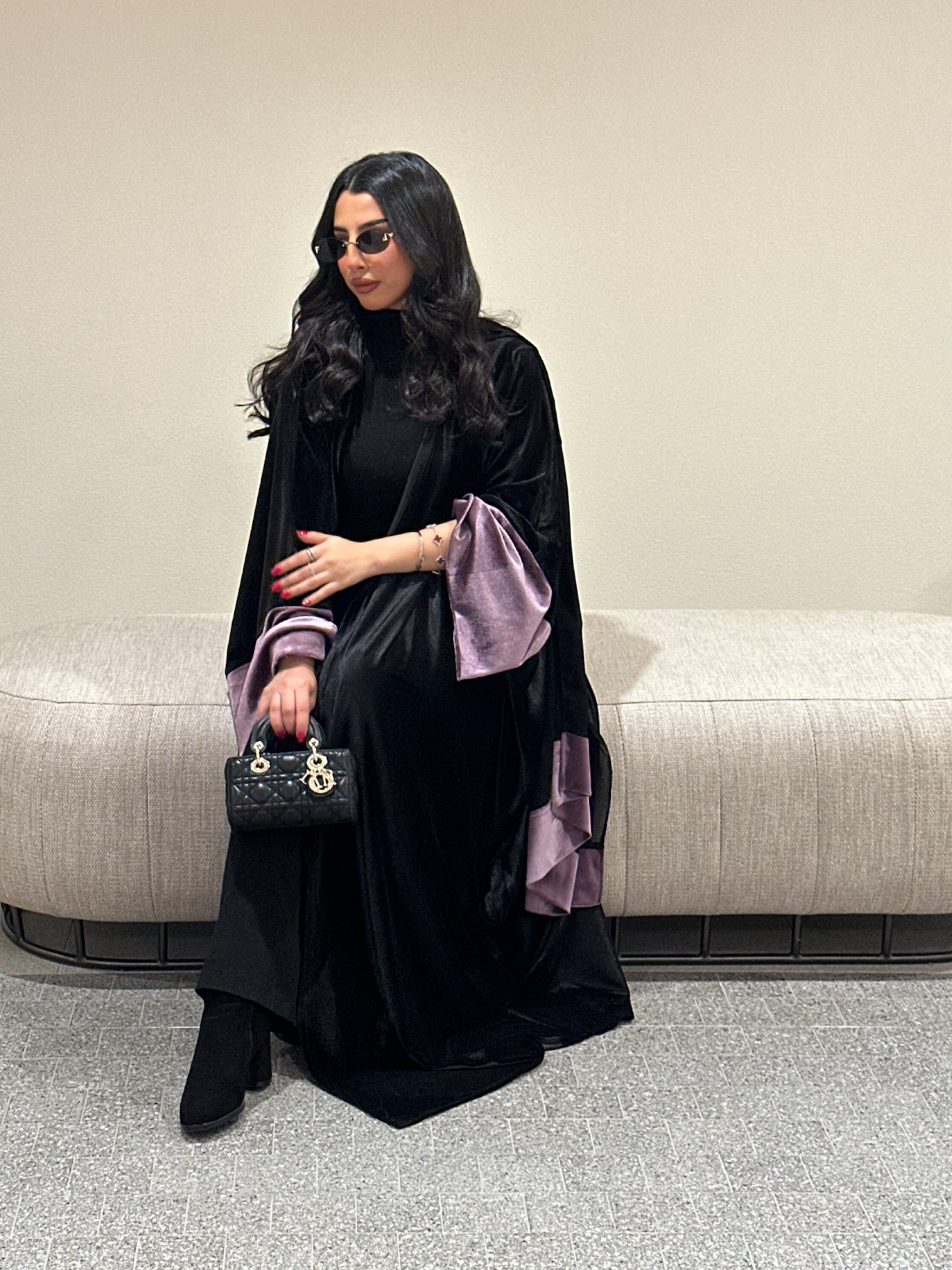 N115 - Velvet abaya