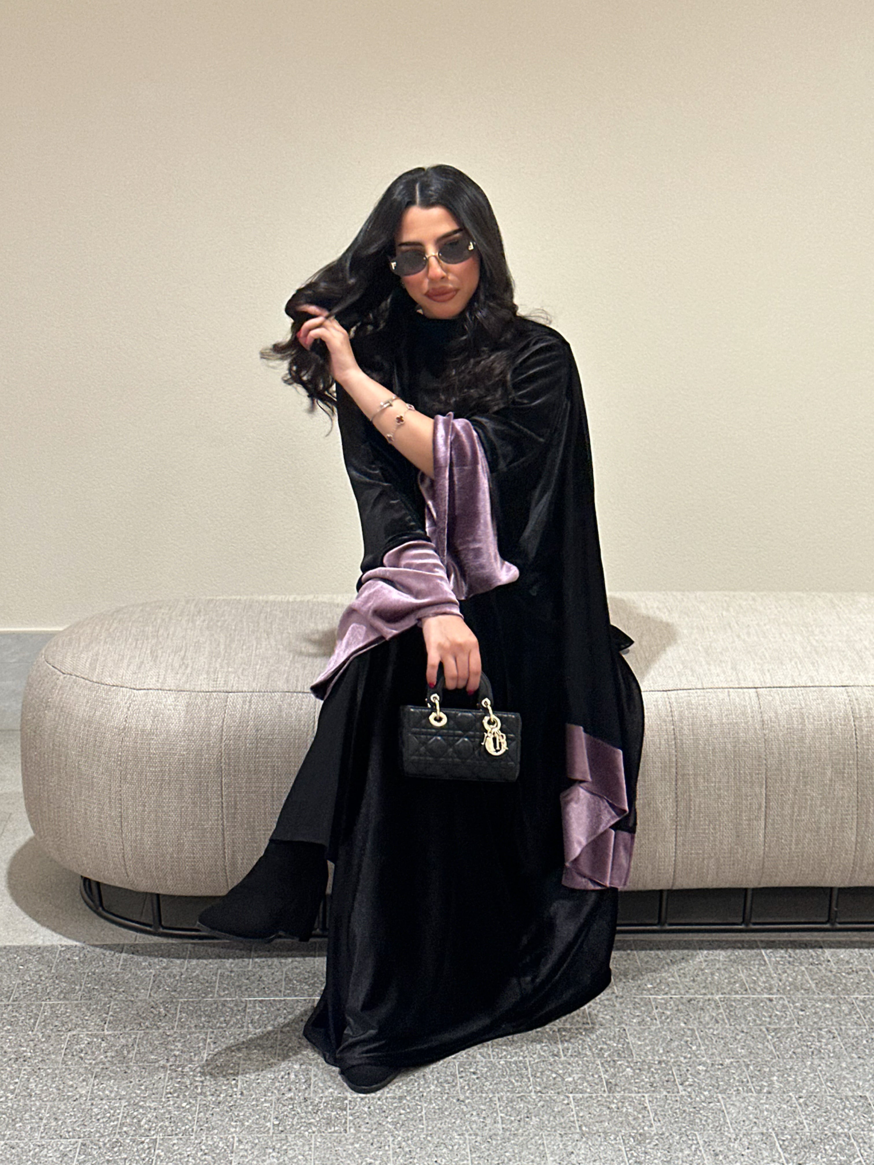 N115 - Velvet abaya