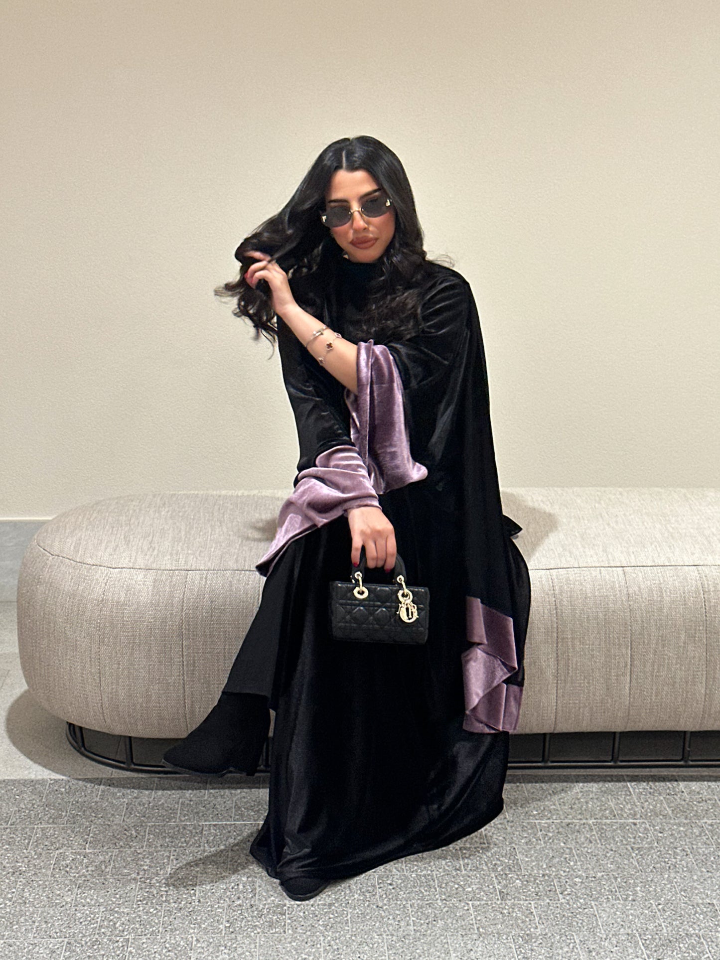 N115 - Velvet abaya
