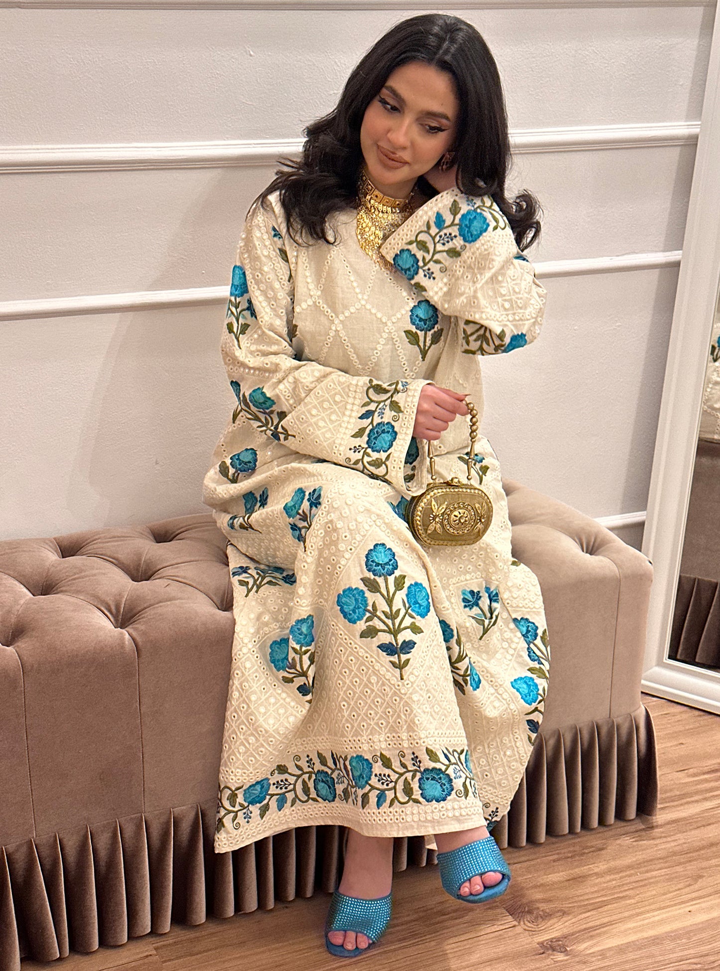 N077 - Embroidery jalabia