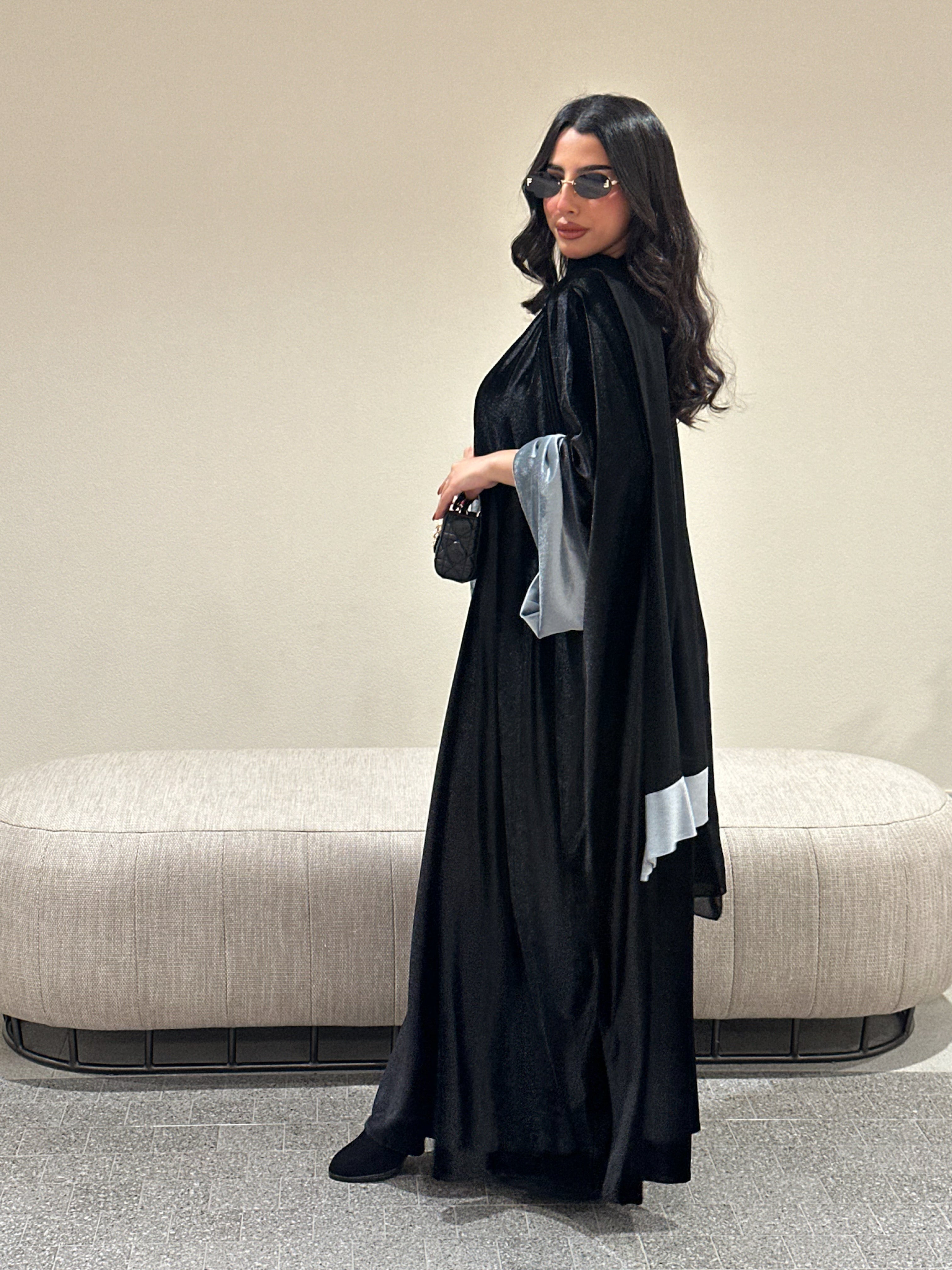 N114 - Velvet abaya