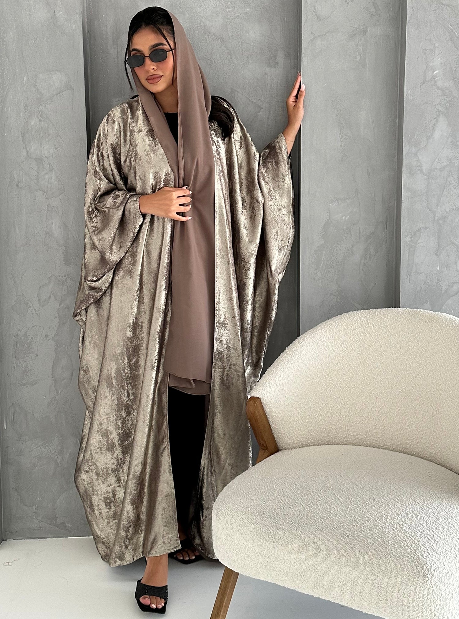 N027 - Shiny silk organza abaya