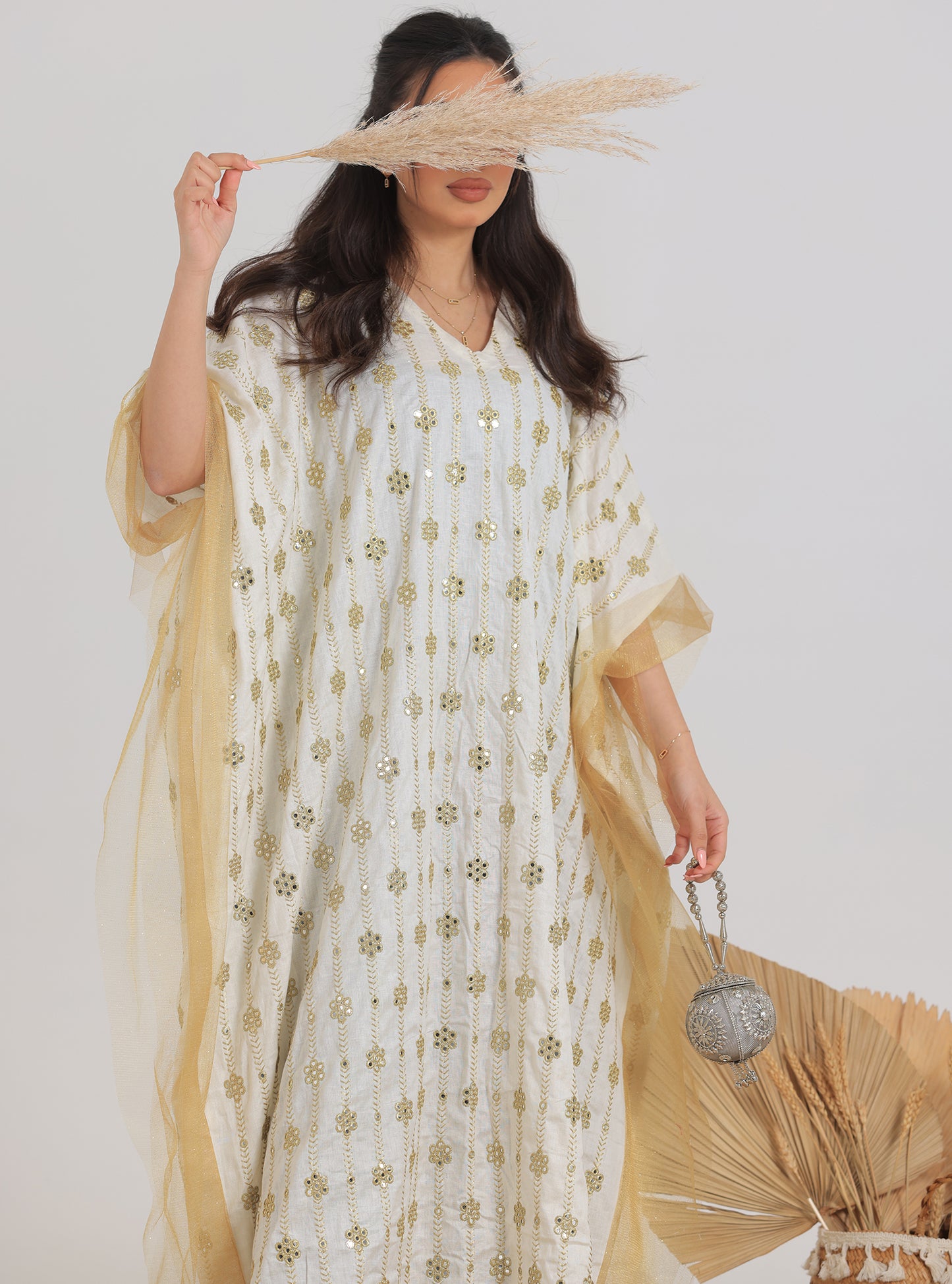 N011 - Off white embroidered jalabiya