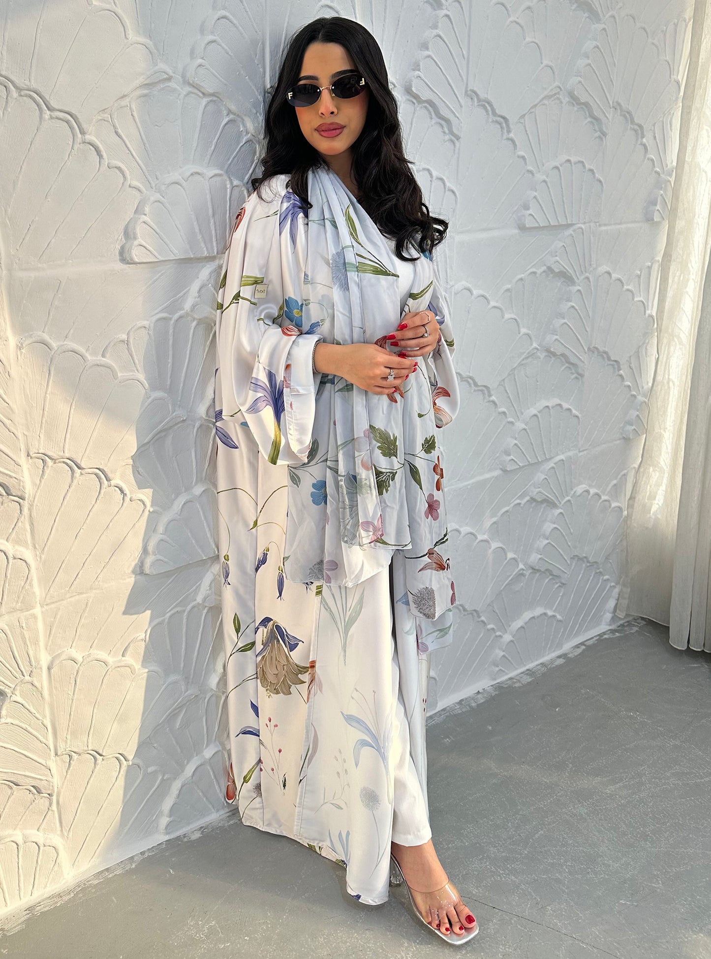 N097 - Floral A cut off white abaya
