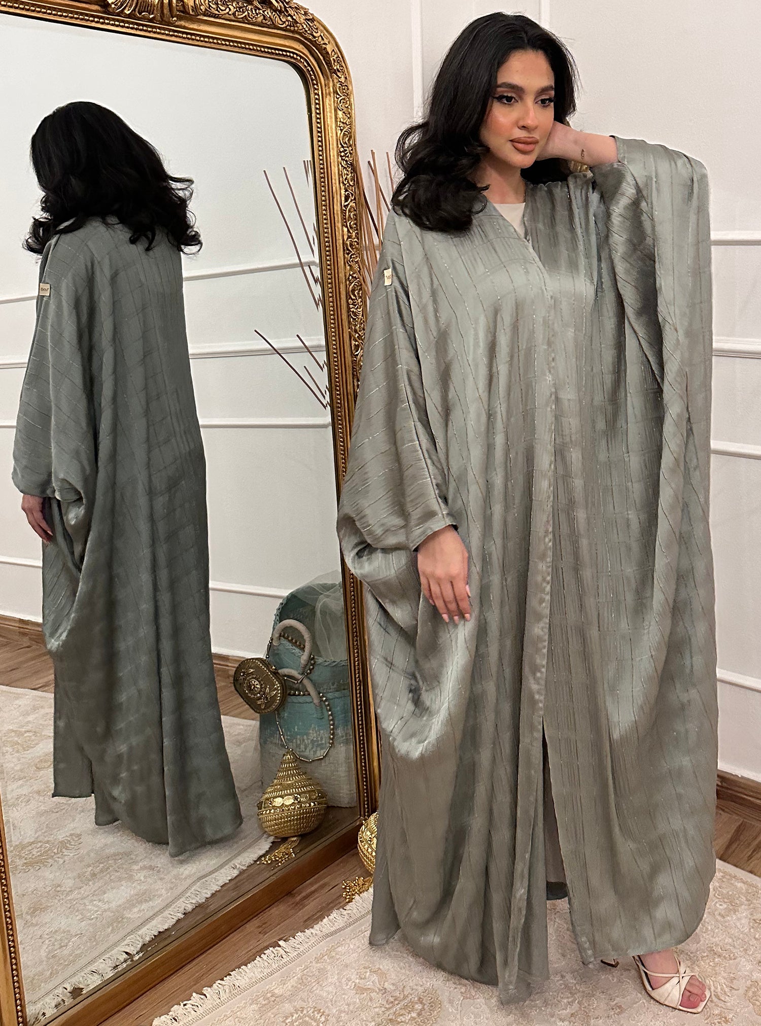 N076 - Glittery green abaya