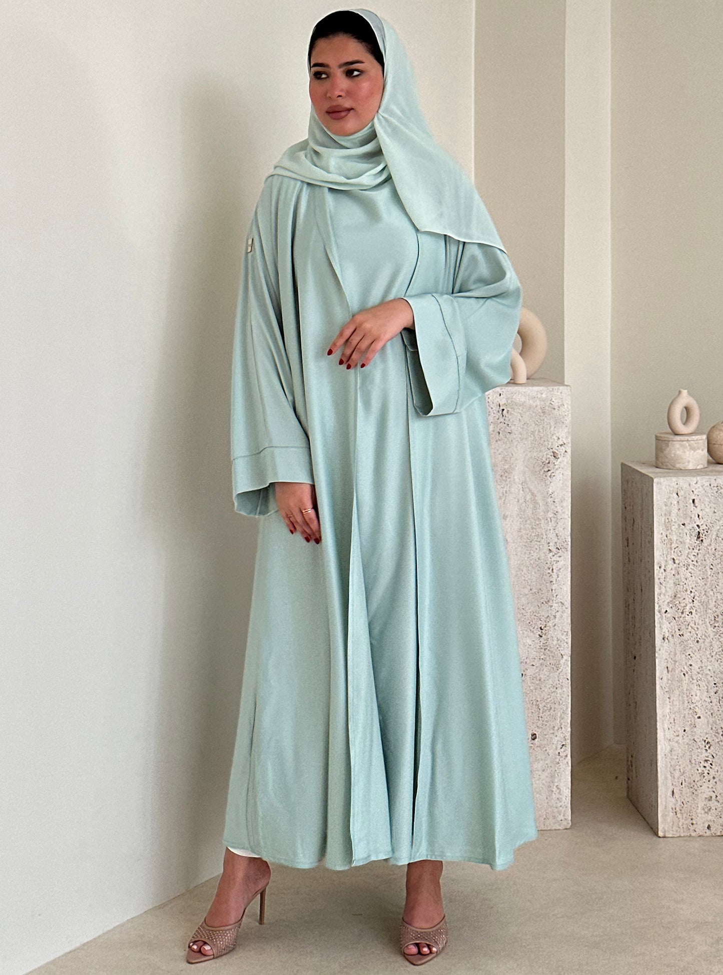N084 - Green abaya set