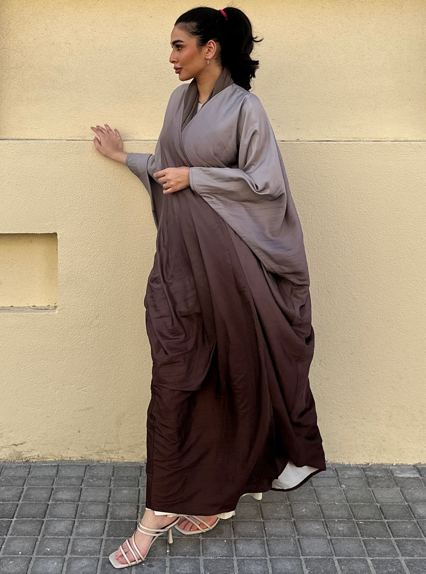 N046 - Ombre bisht abaya