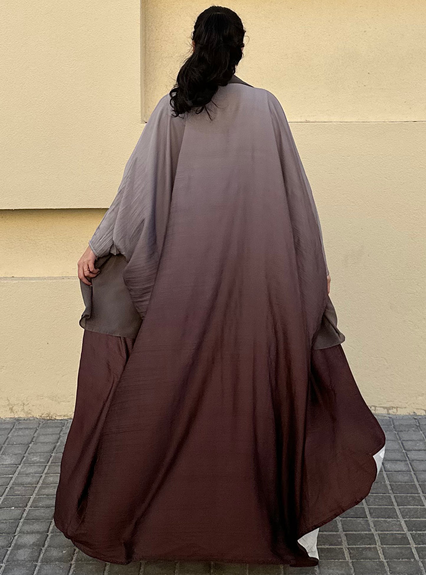 N046 - Ombre bisht abaya