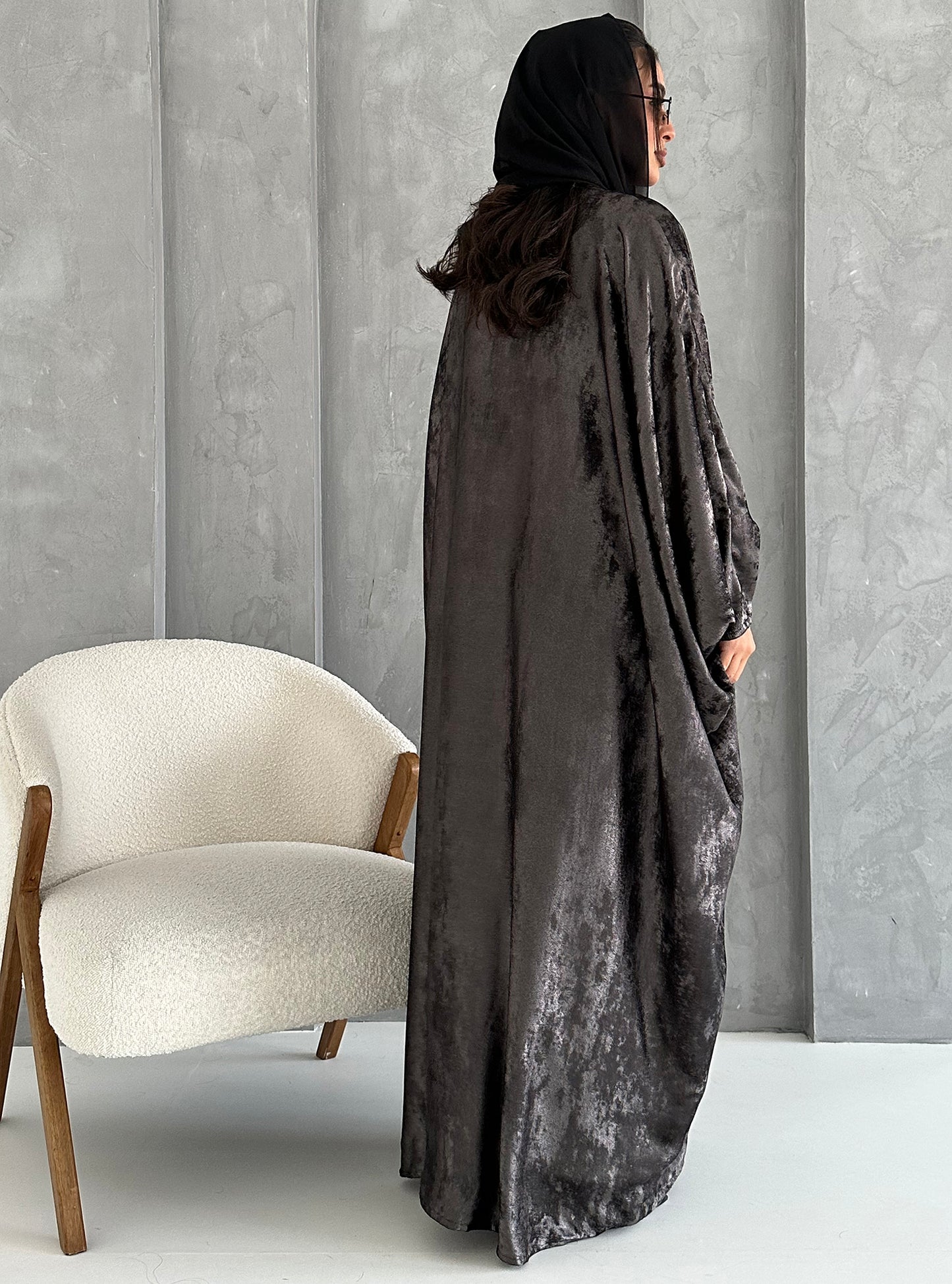 N025 - Shiny silk organza abaya