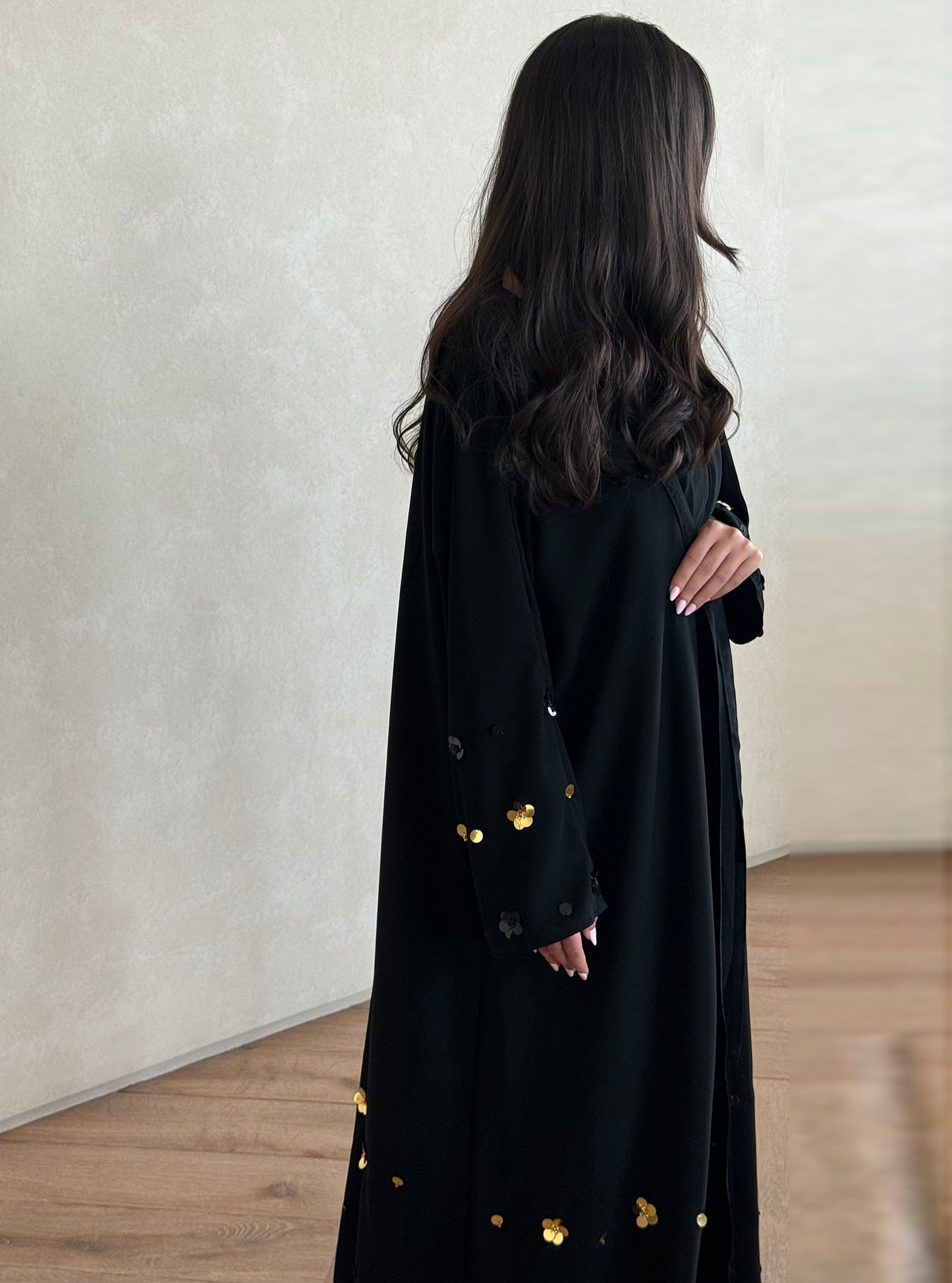 N049 - Floral accent abaya