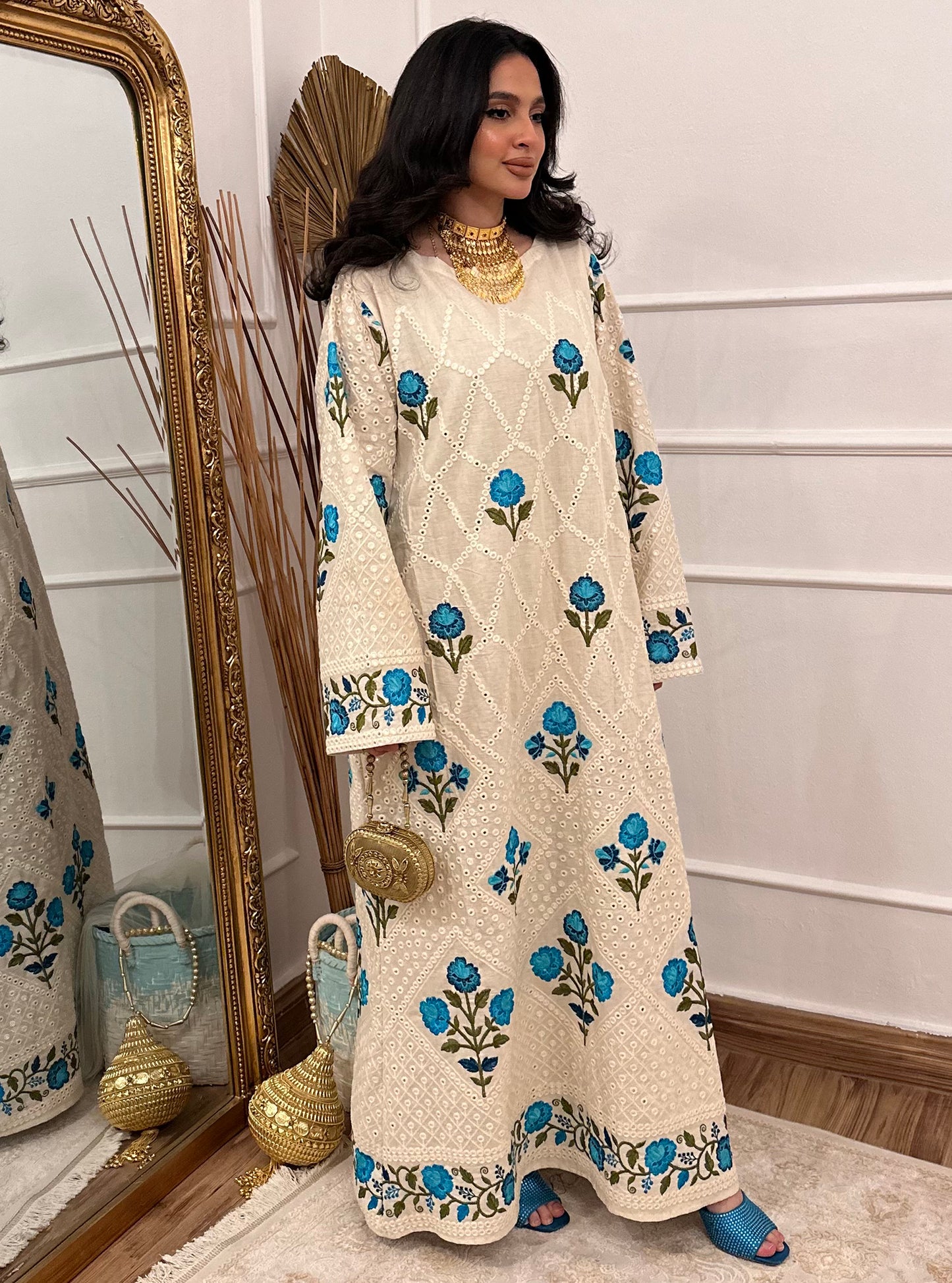 N077 - Embroidery jalabia