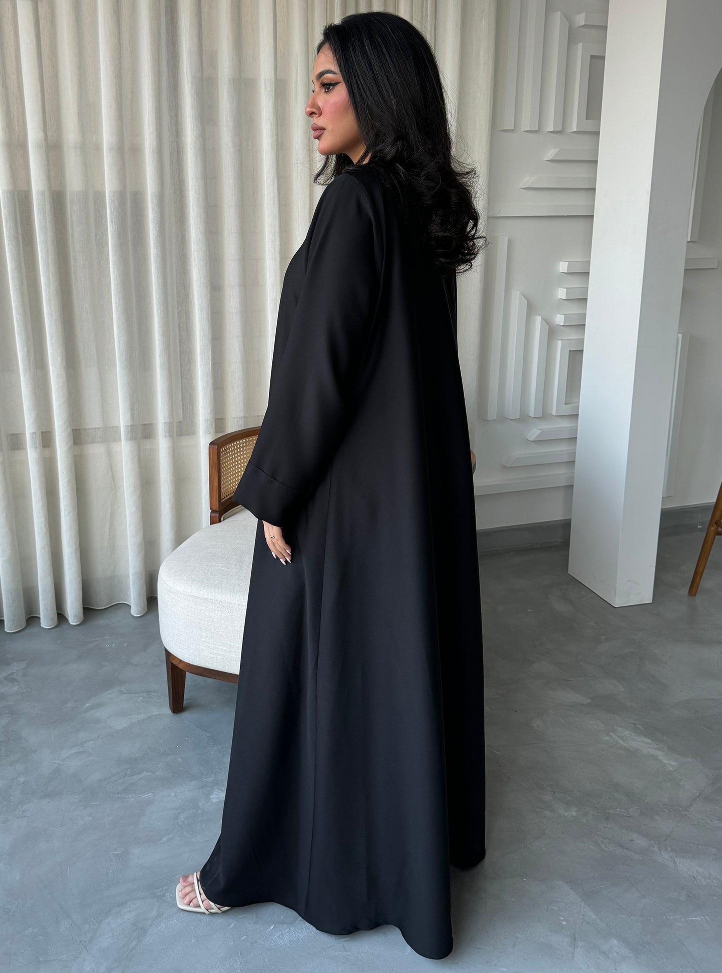 N063 - Black basic abaya
