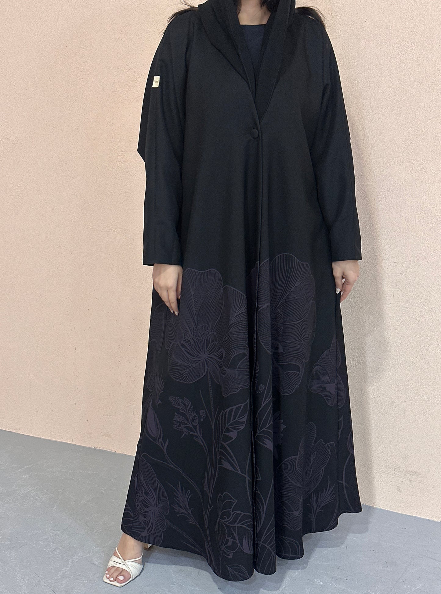 N080 - Classy floral print abaya
