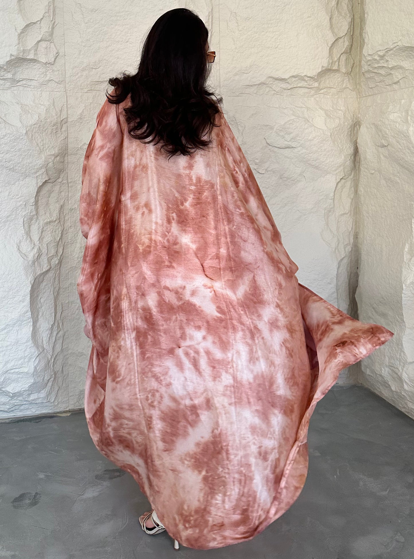 N045 -Peach tie die abaya