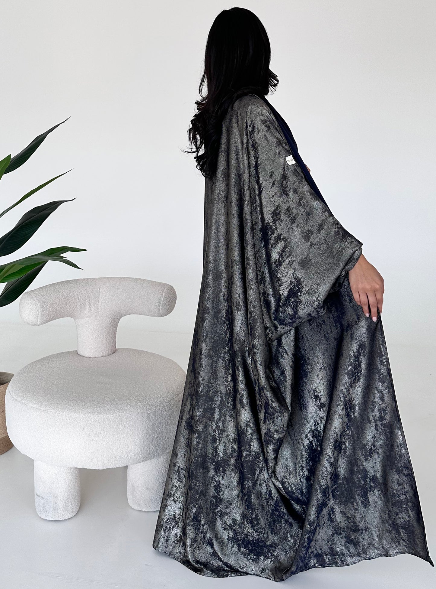 N054 - Shiny silk organza abaya